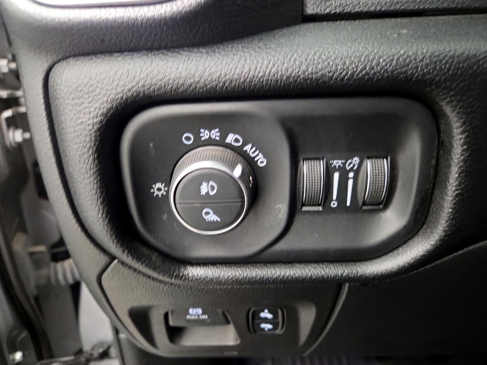 2021 RAM Ram 1500 Pickup Laramie - Photo 14
