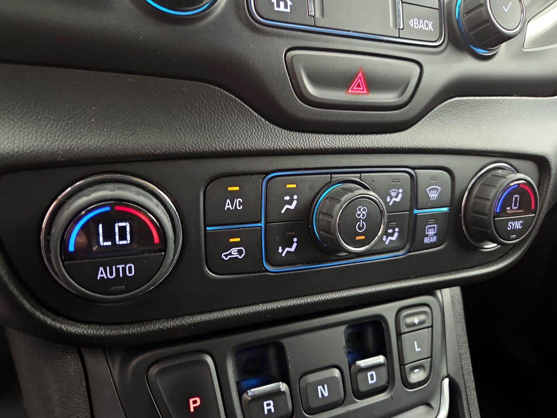 Thumbnail: 2020 GMC Terrain - 16
