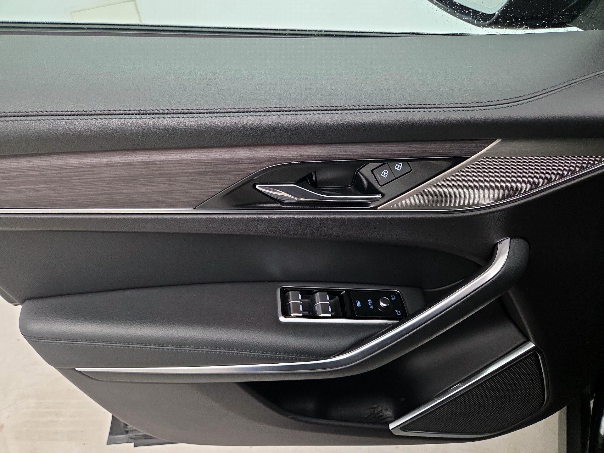 Thumbnail: 2023 Jaguar F-Pace - 12