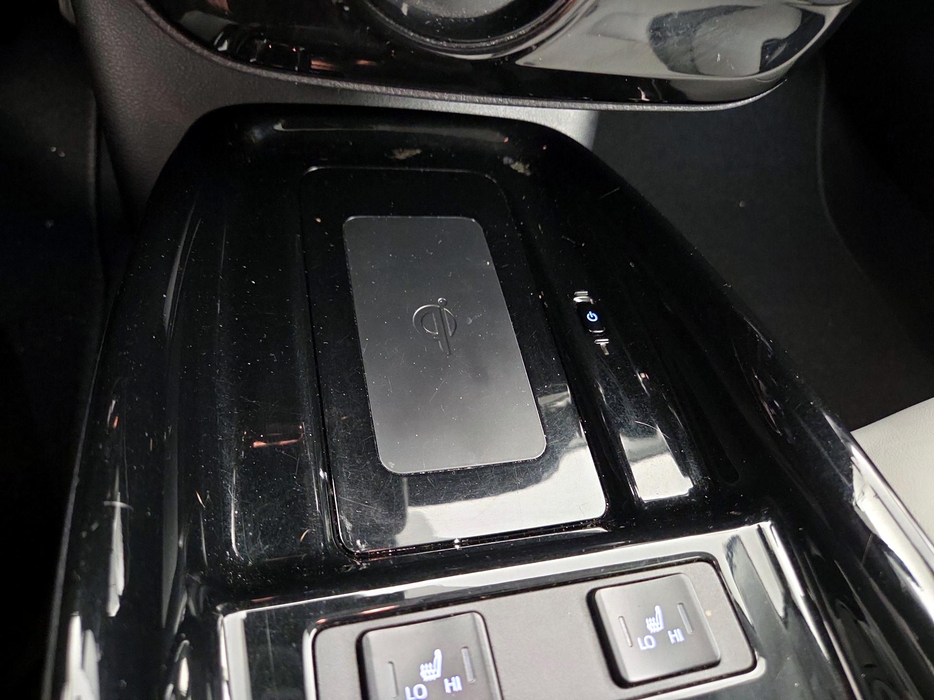 Thumbnail: 2019 Toyota Prius - 19