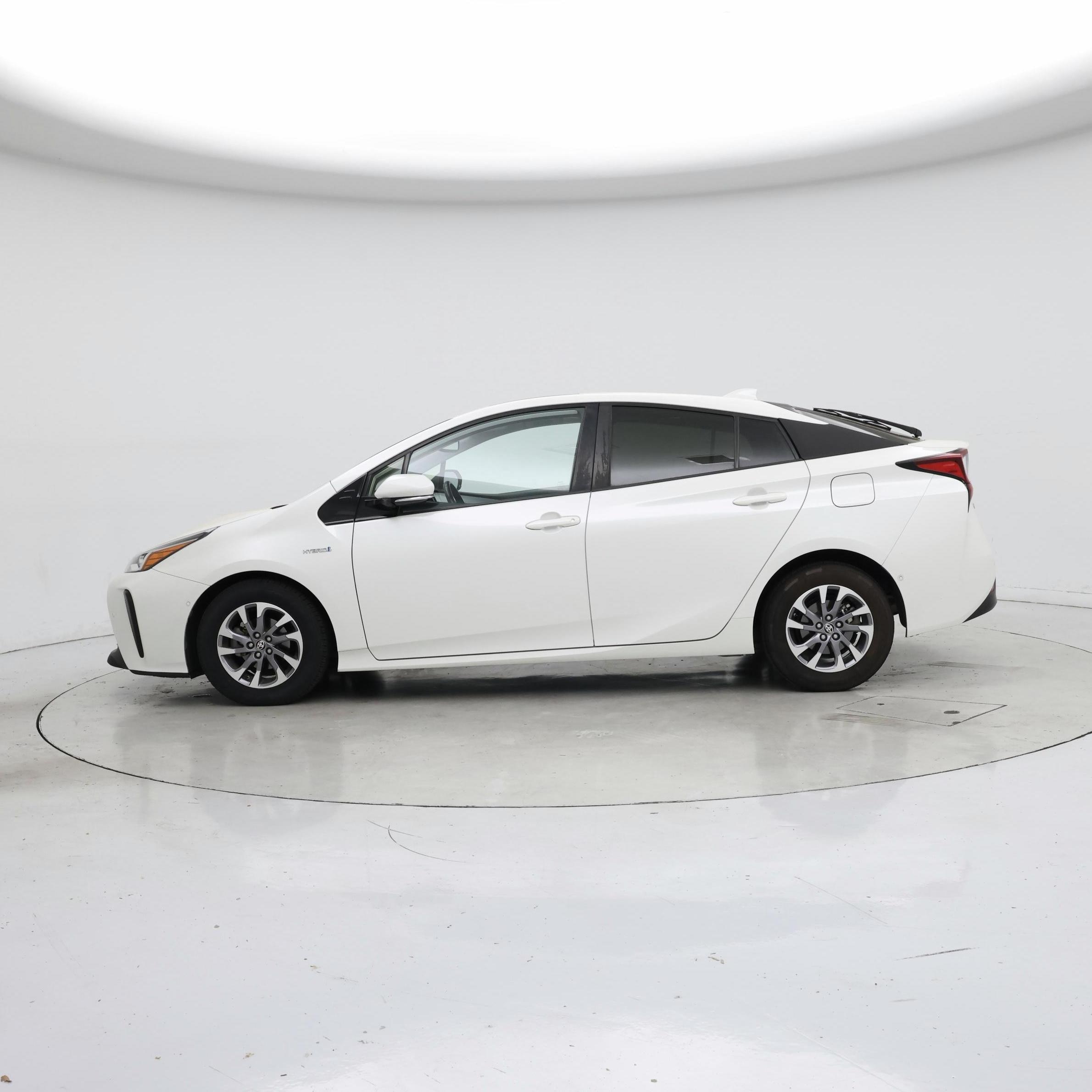 Thumbnail: 2019 Toyota Prius - 3