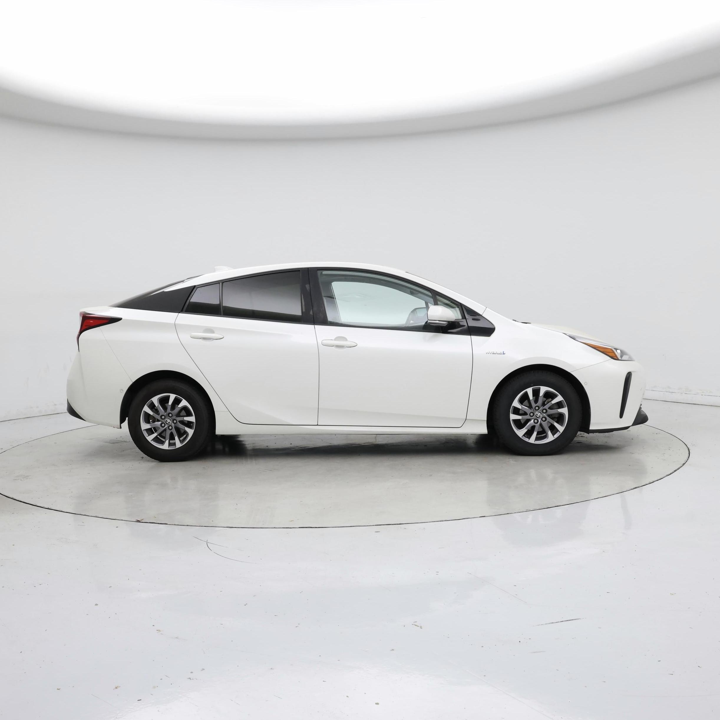 Thumbnail: 2019 Toyota Prius - 7