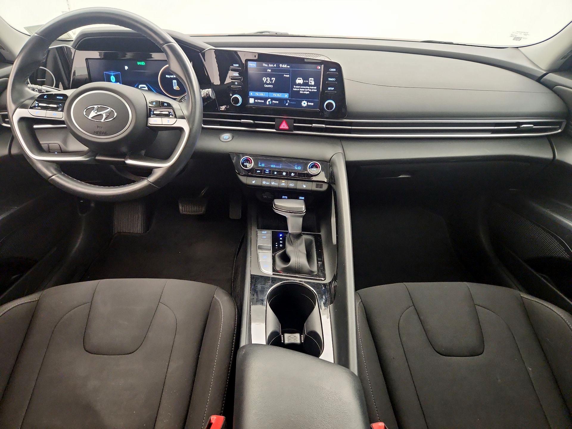 Thumbnail: 2022 Hyundai Elantra - 9