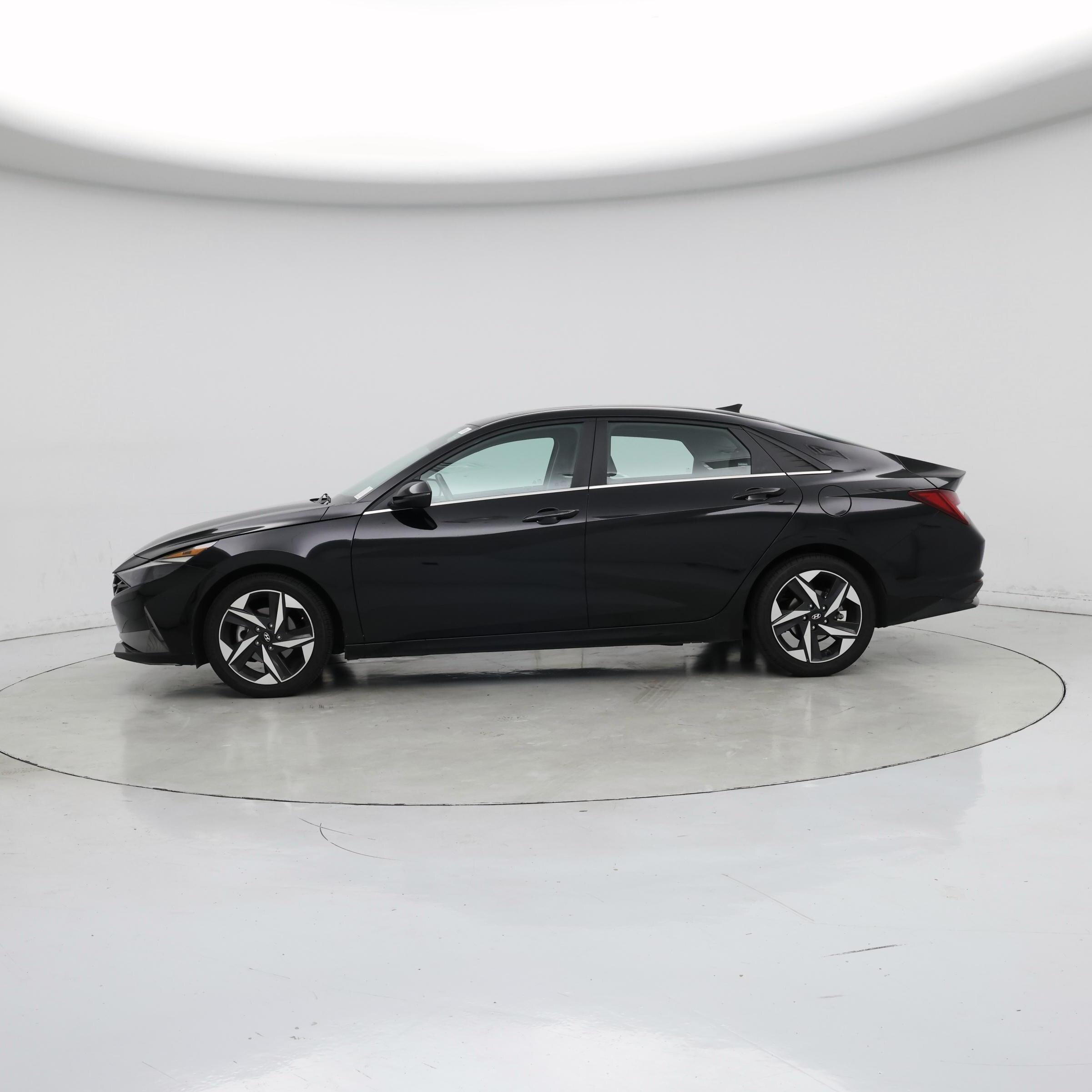 Thumbnail: 2022 Hyundai Elantra - 3