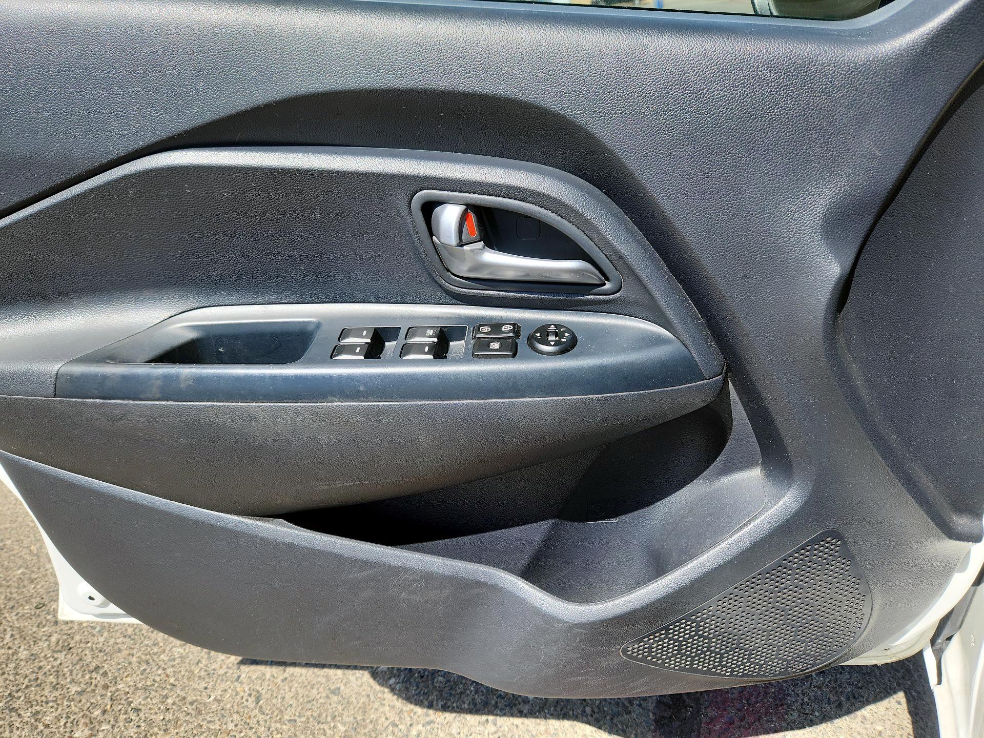 Thumbnail: 2016 Kia Rio - 10