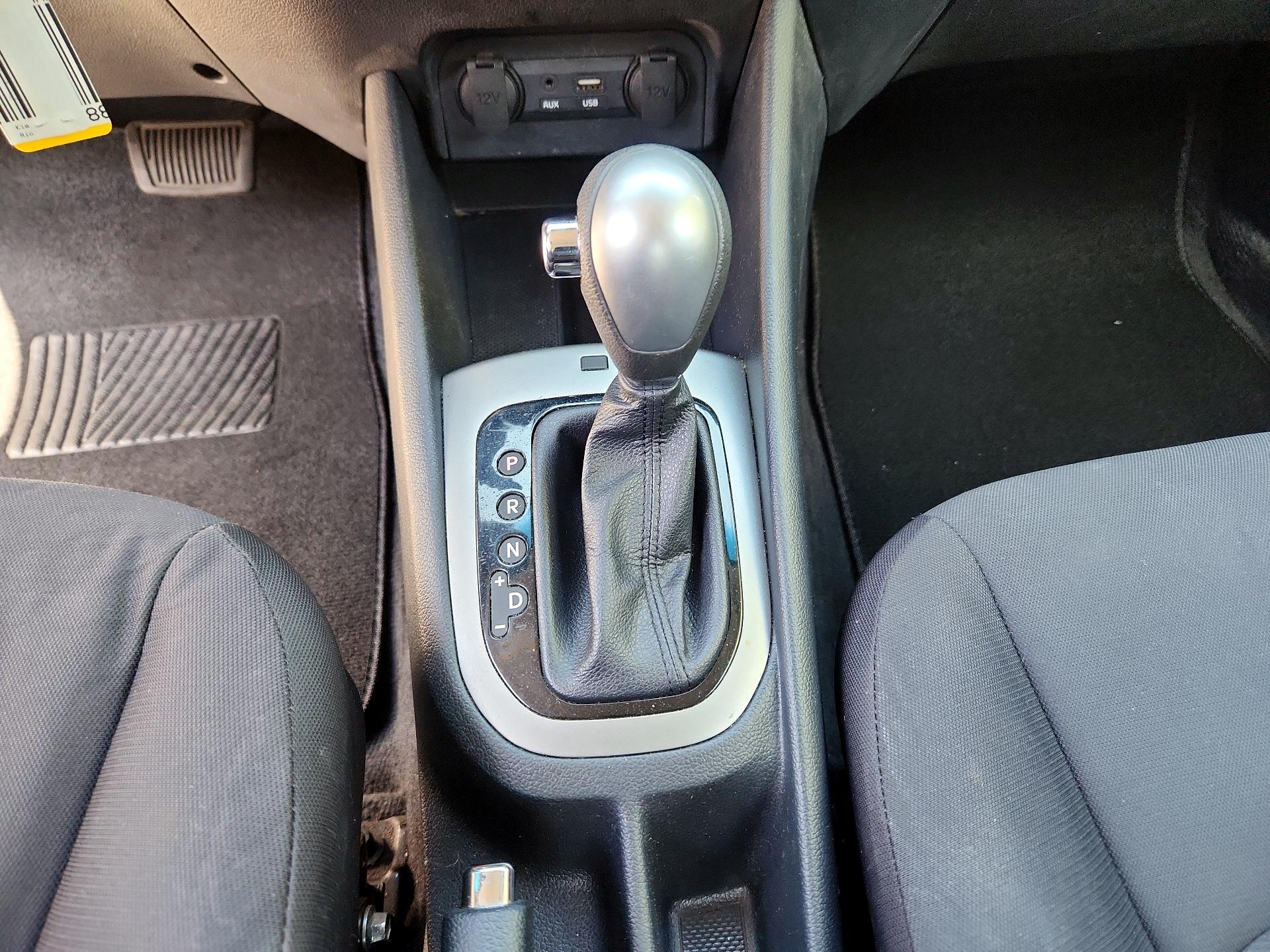 Thumbnail: 2016 Kia Rio - 14