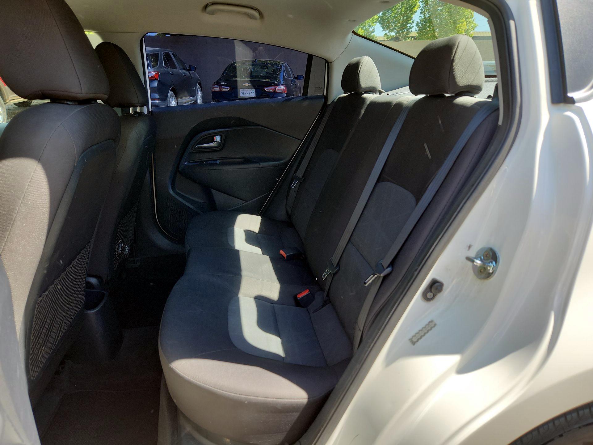 Thumbnail: 2016 Kia Rio - 16