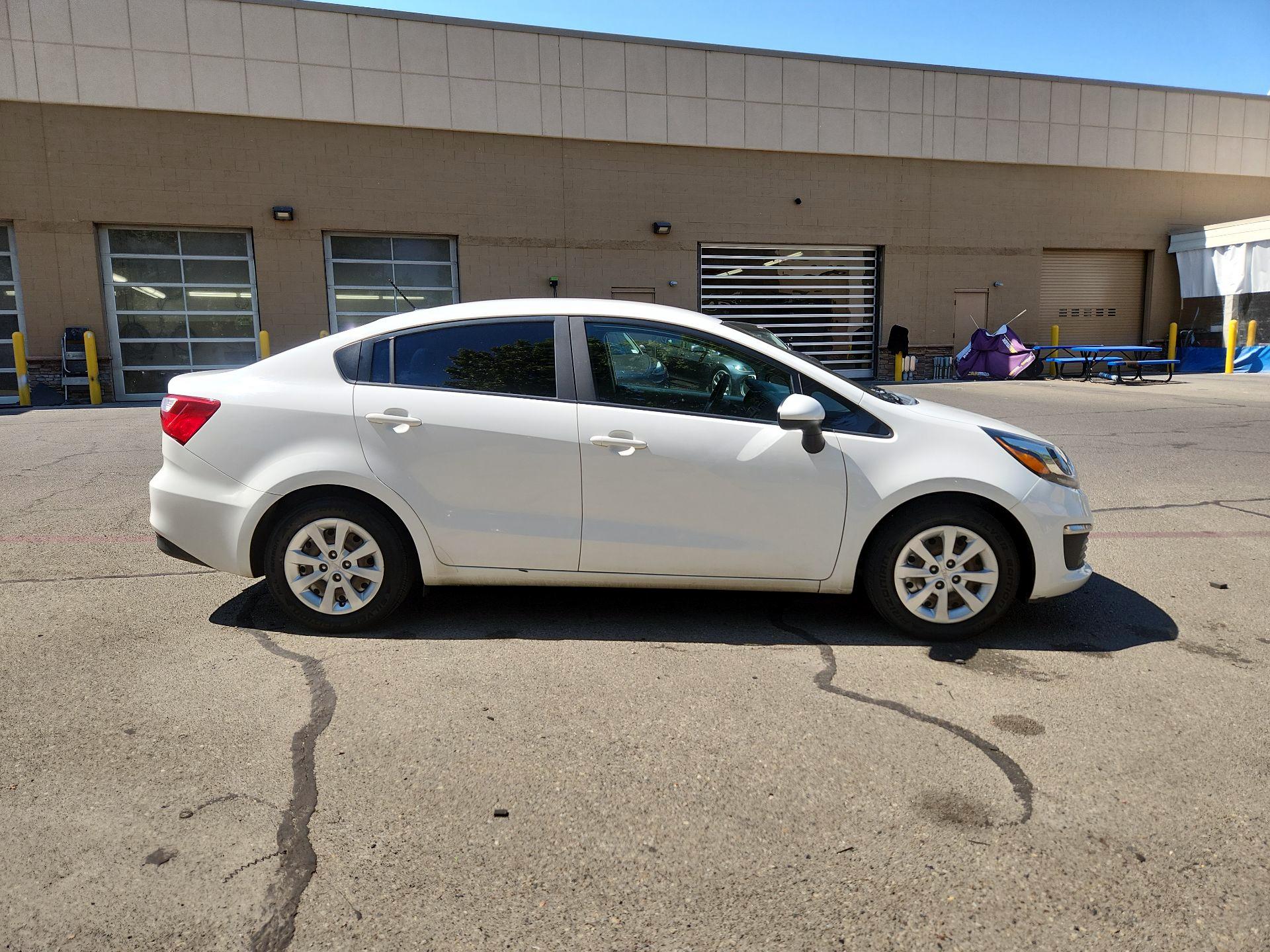 Thumbnail: 2016 Kia Rio - 4