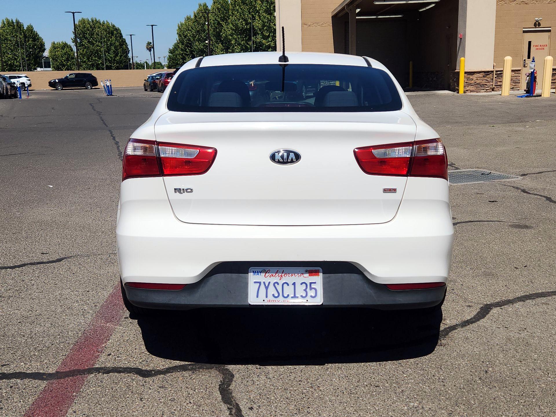 Thumbnail: 2016 Kia Rio - 6