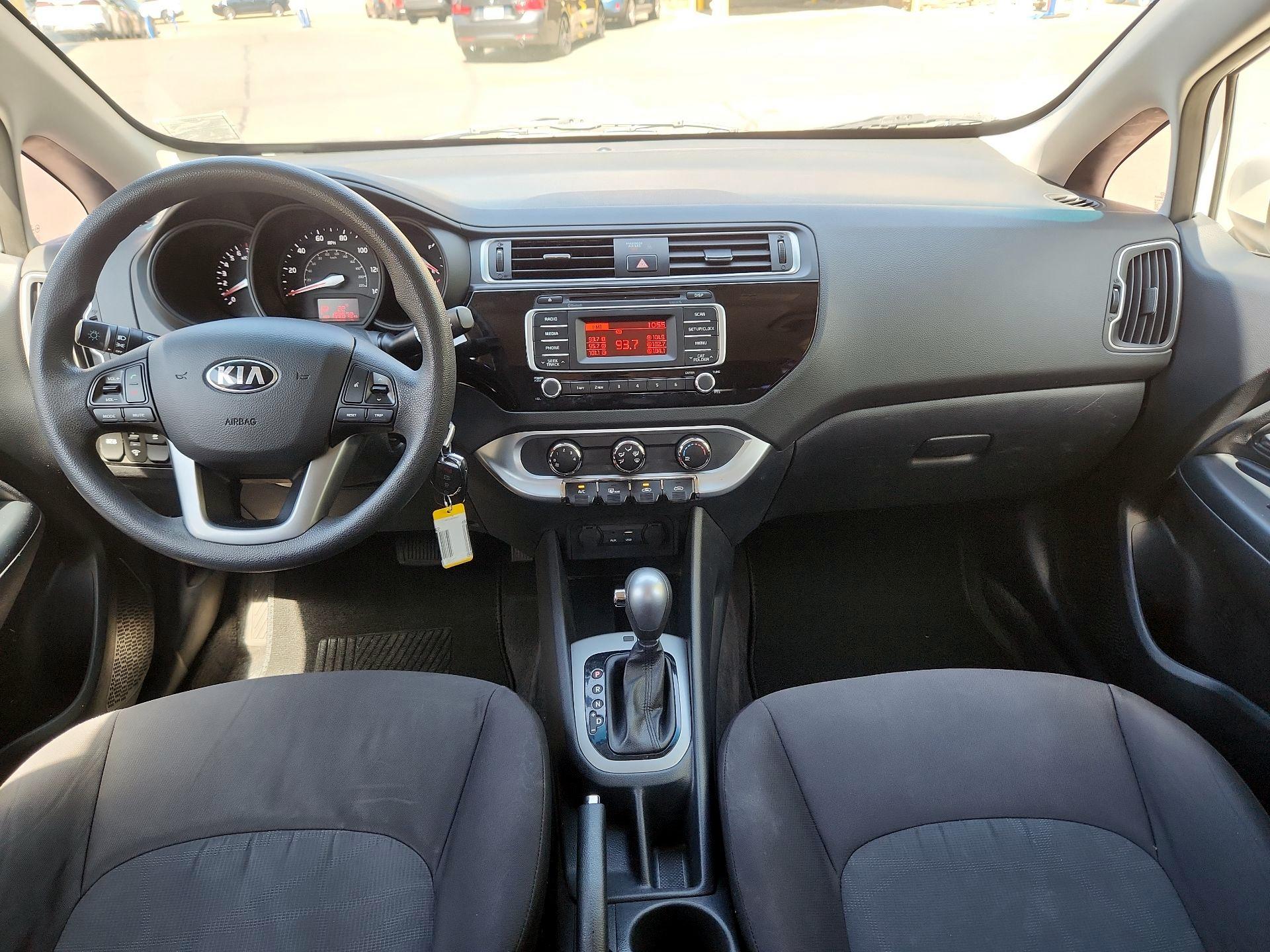 Thumbnail: 2016 Kia Rio - 8