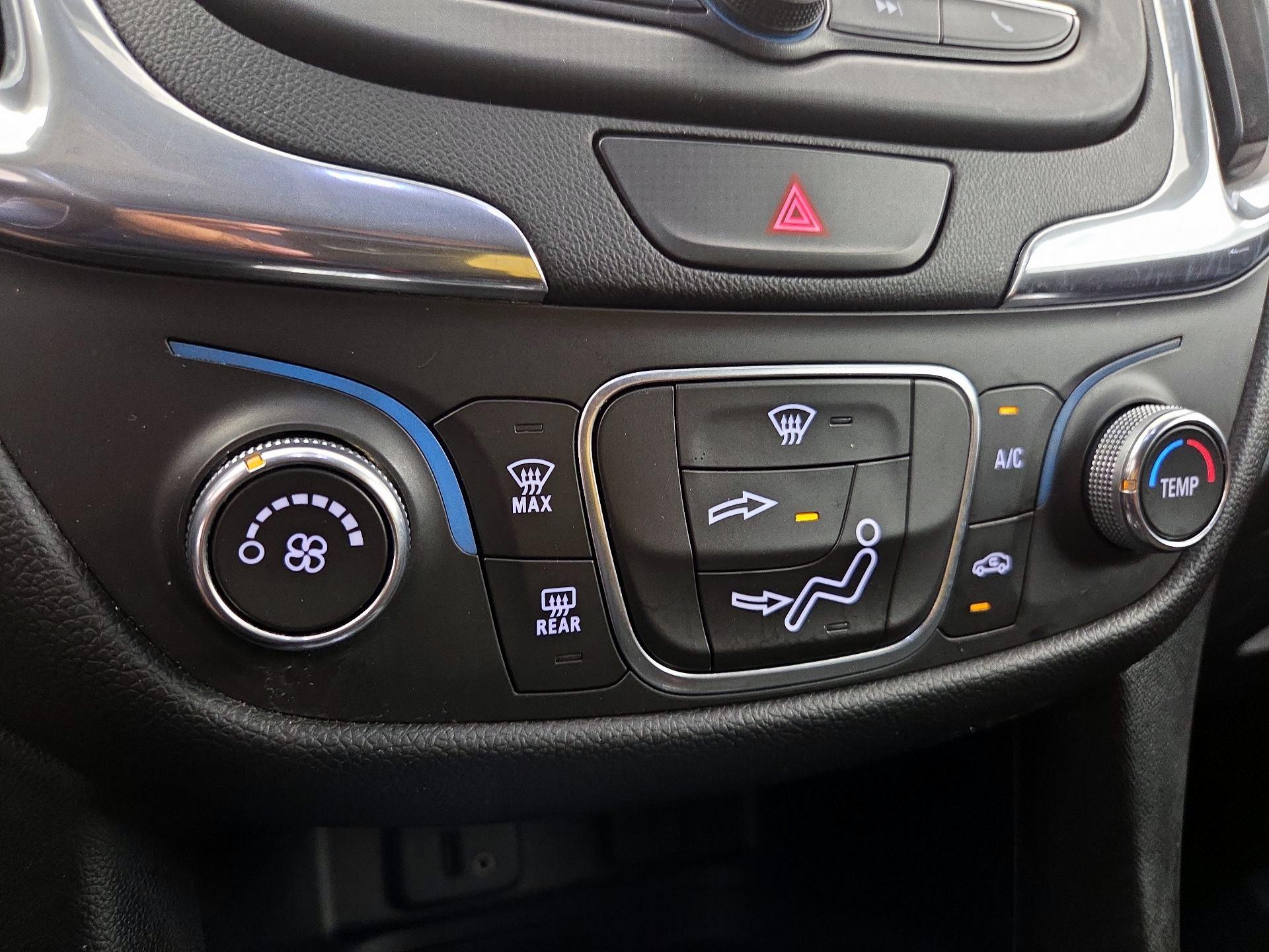 Thumbnail: 2018 Chevrolet Equinox - 16