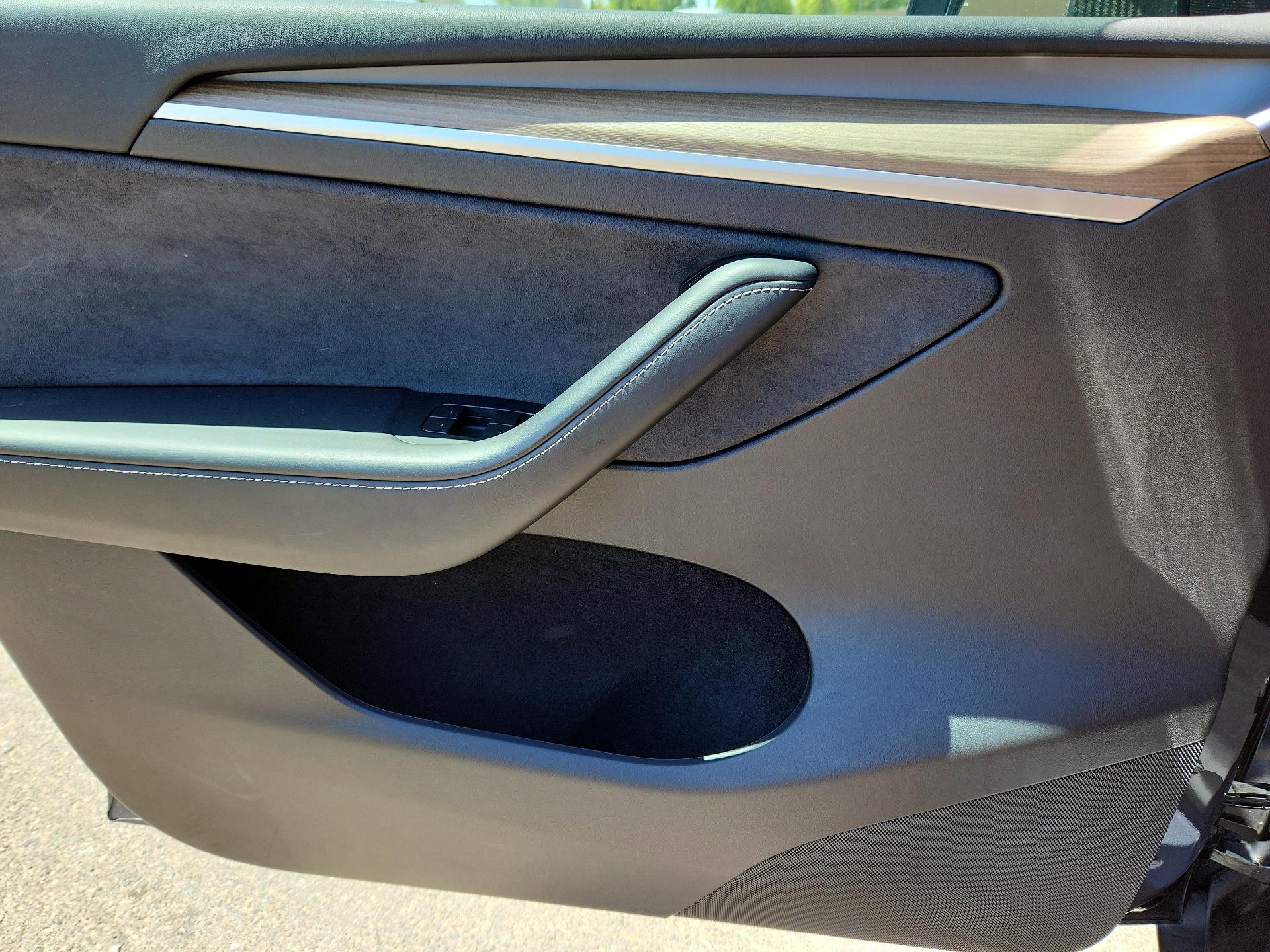 Thumbnail: 2023 Tesla Model Y - 10