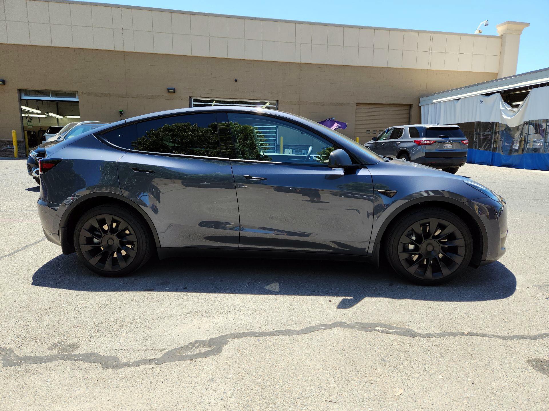 Thumbnail: 2023 Tesla Model Y - 4
