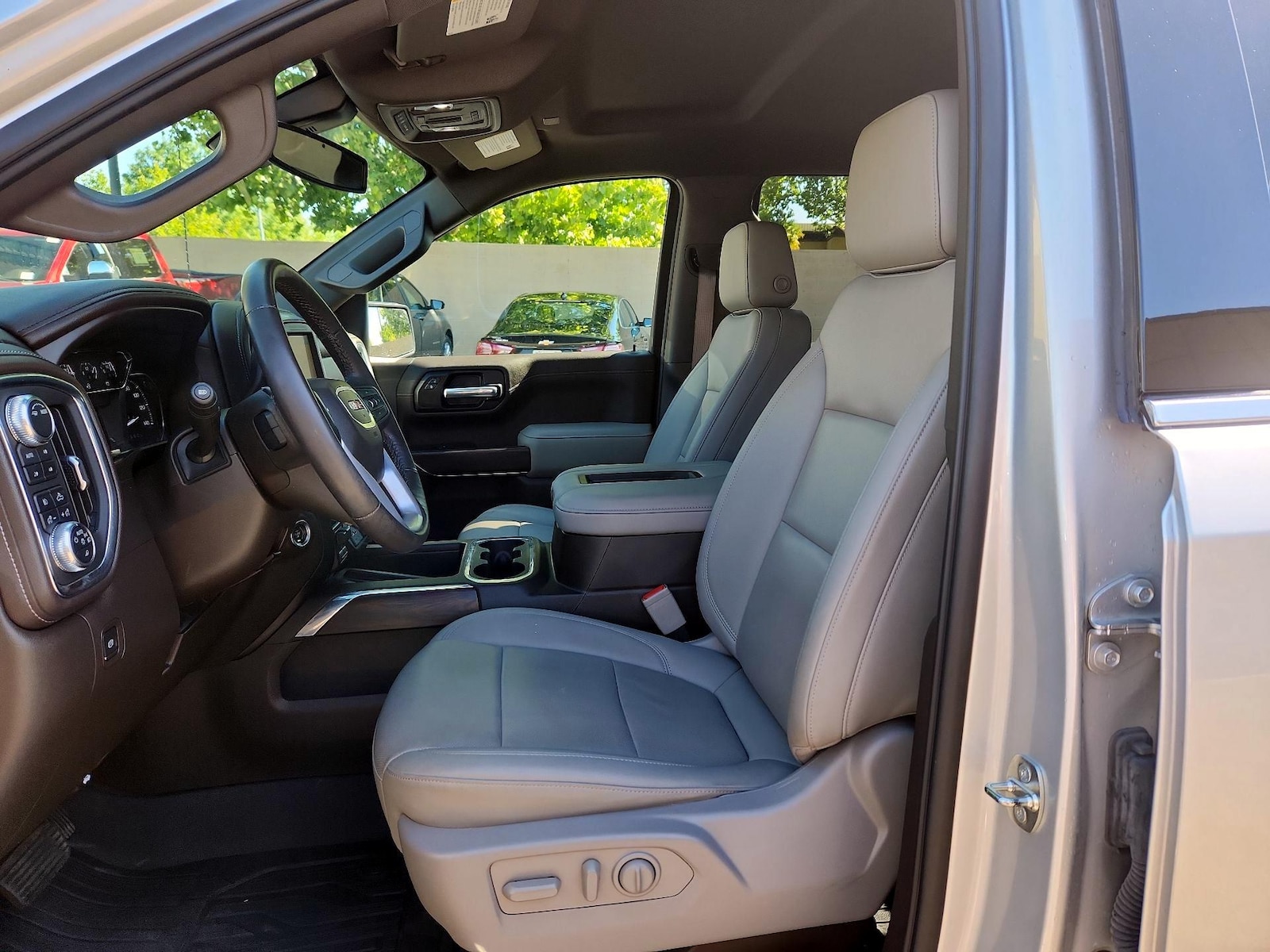 2021 GMC Sierra 1500 SLT - Photo 11