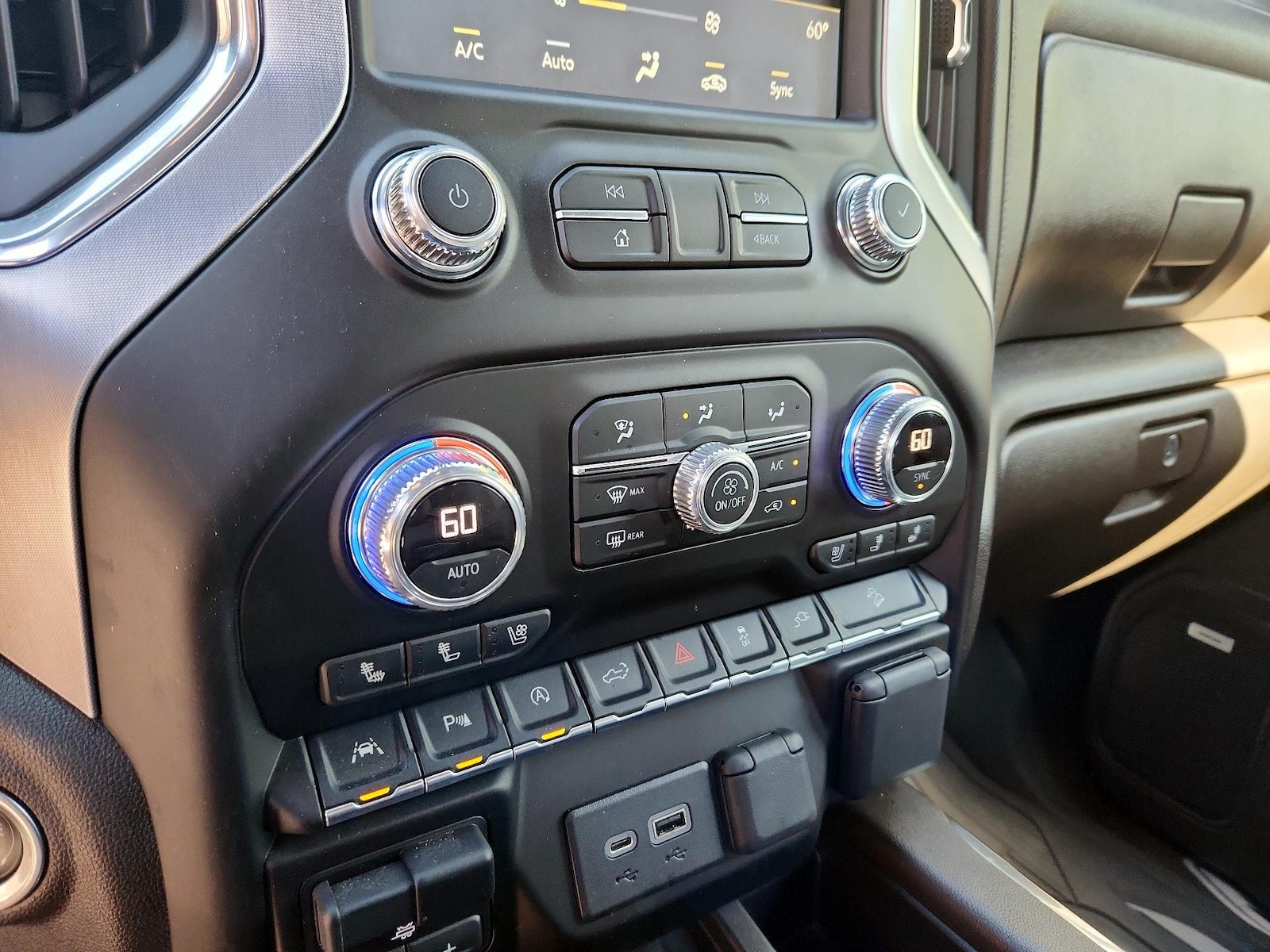 2021 GMC Sierra 1500 SLT - Photo 17
