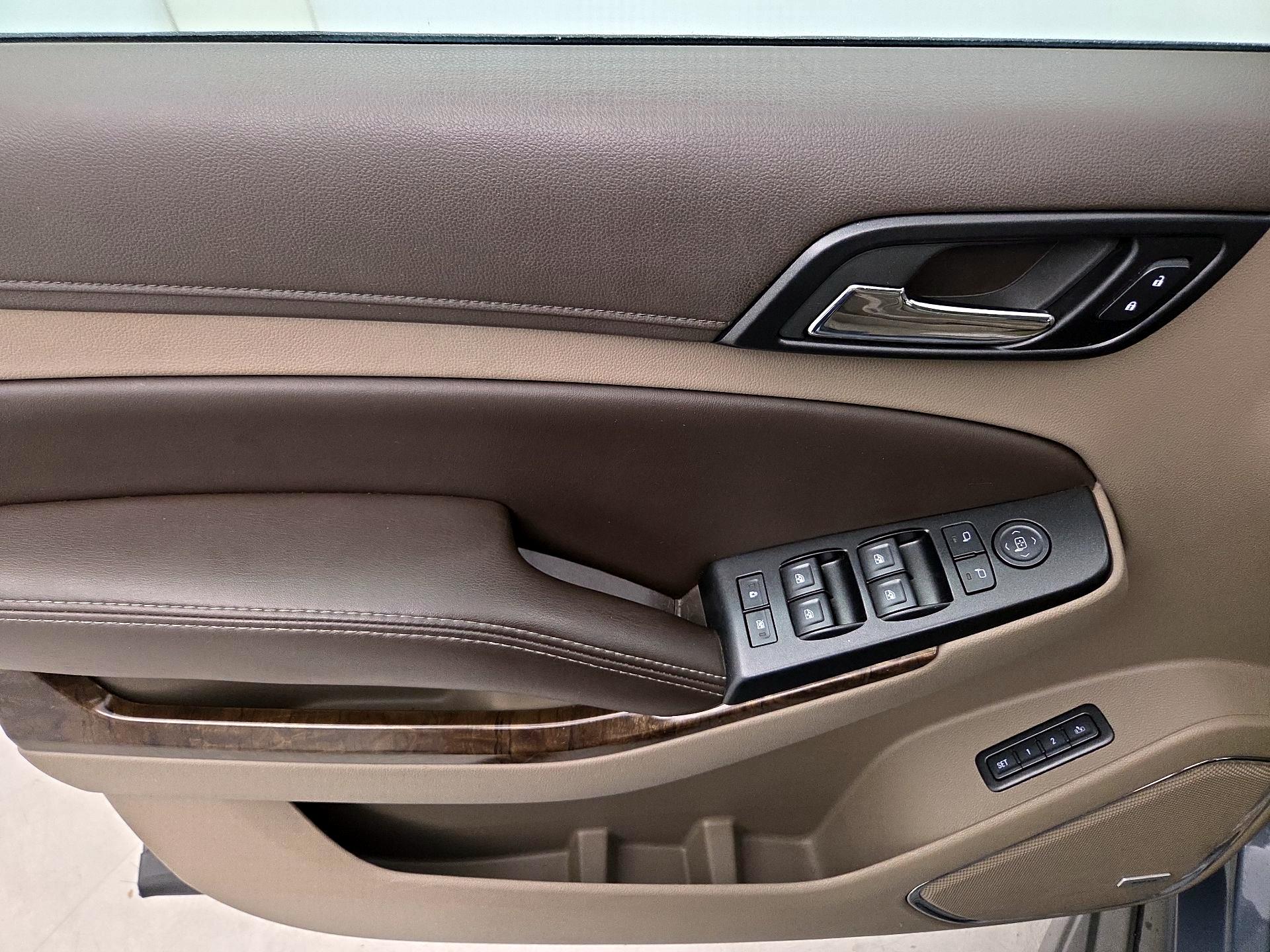 Thumbnail: 2015 Chevrolet Tahoe - 12