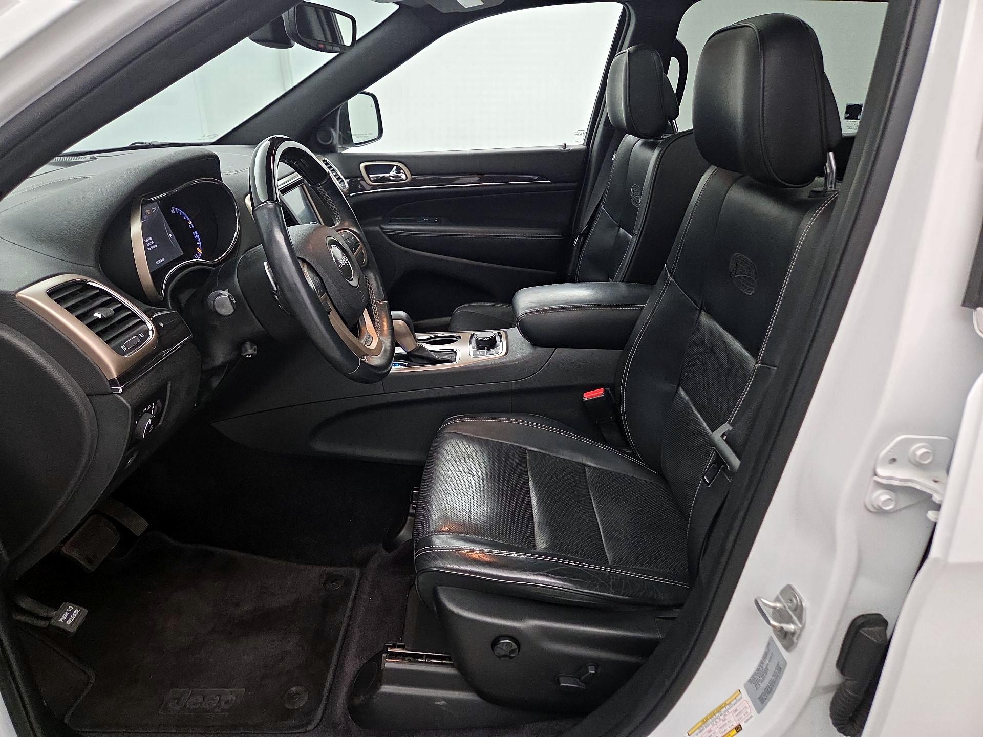 Thumbnail: 2017 Jeep Grand Cherokee - 11