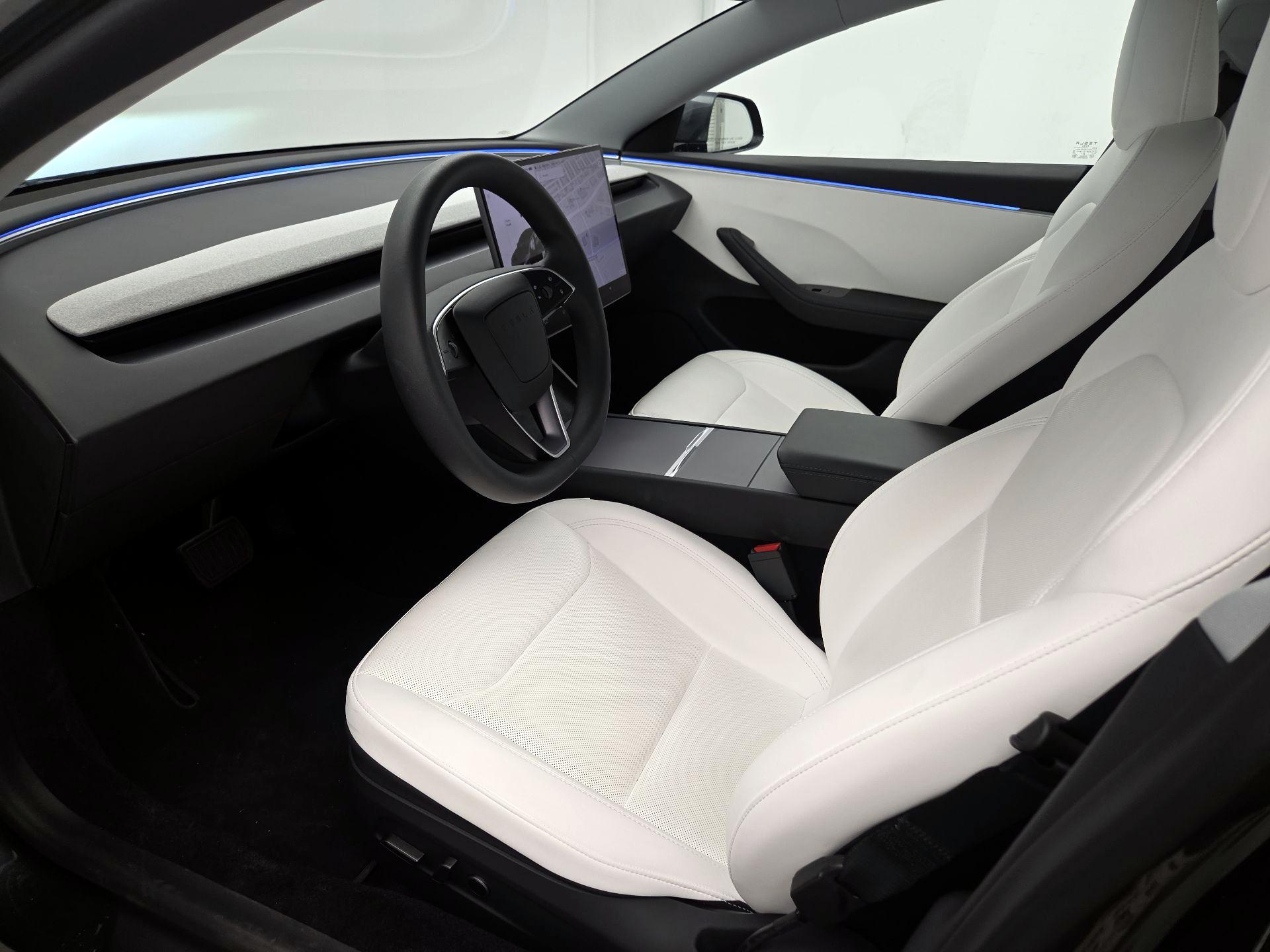 Thumbnail: 2025 Tesla Model 3 - 11