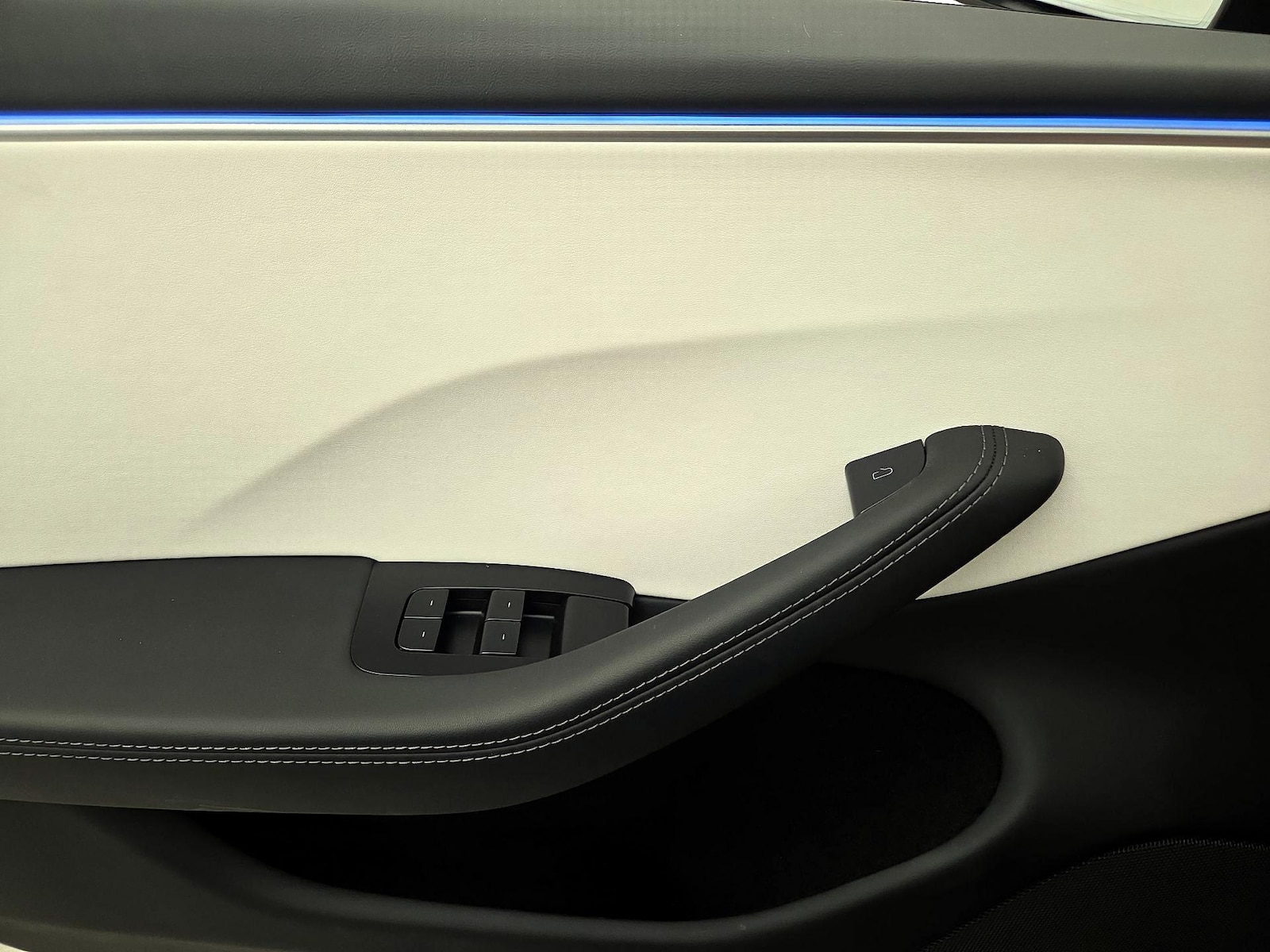 2025 Tesla Model 3 Long Range - Photo 13