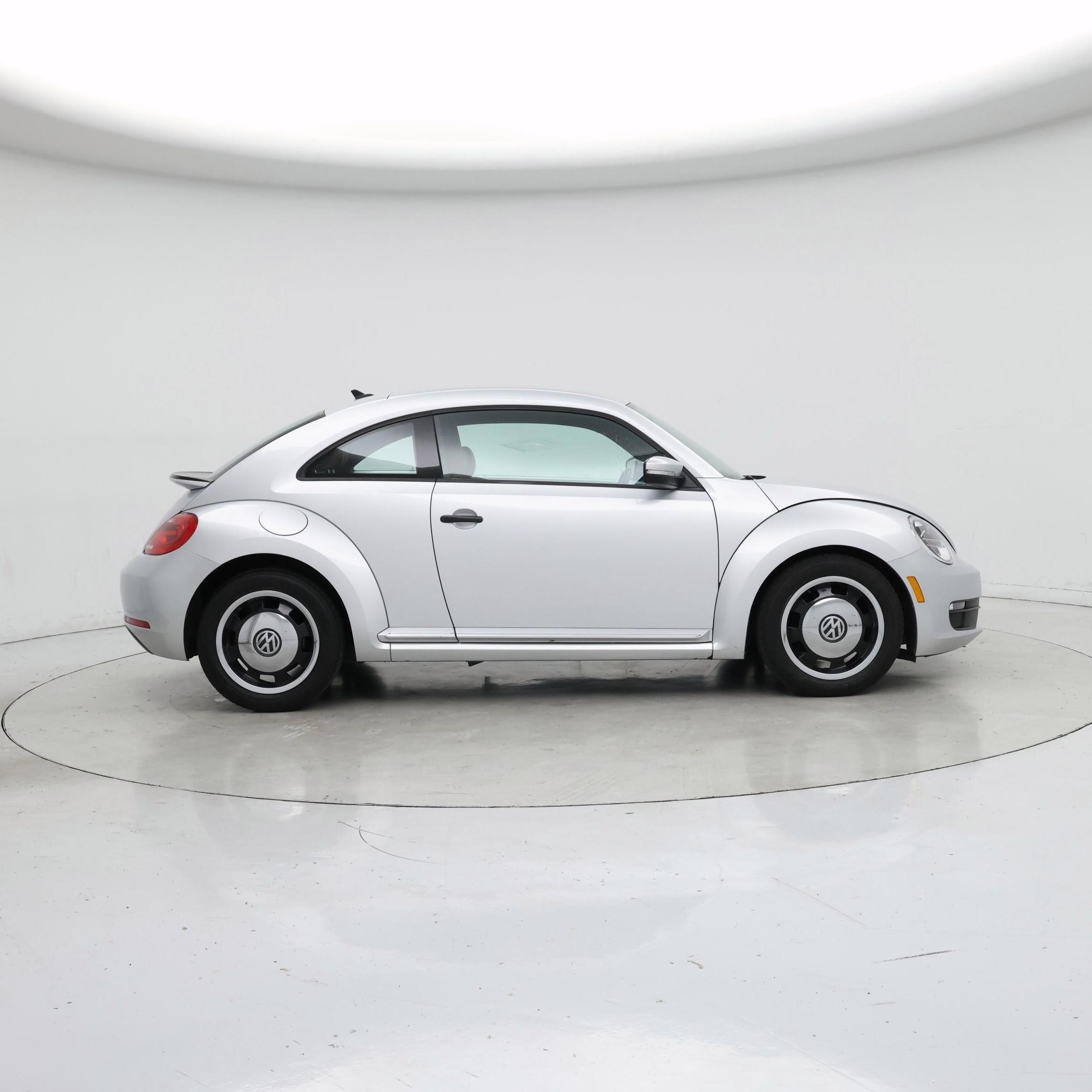 Thumbnail: 2015 Volkswagen Beetle - 7