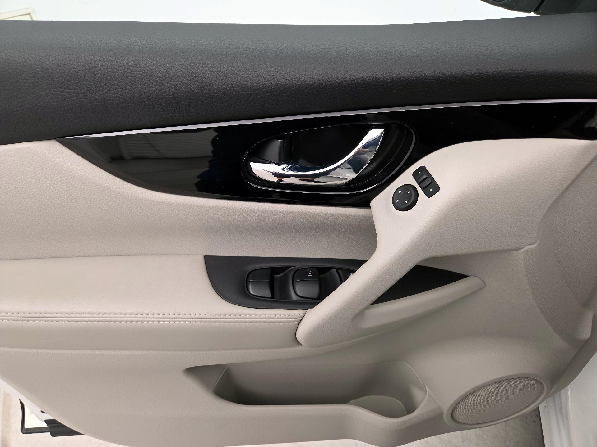 Thumbnail: 2022 Nissan Rogue Sport - 12