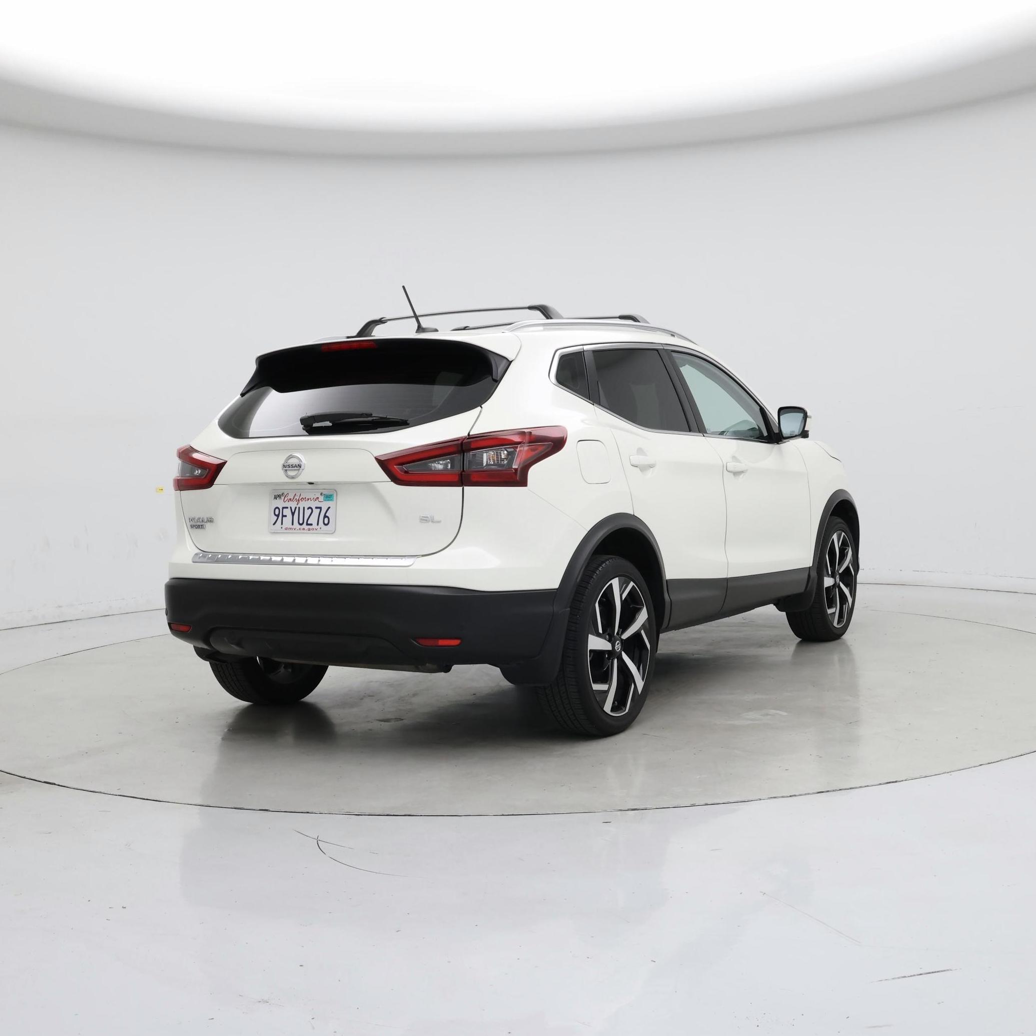 Thumbnail: 2022 Nissan Rogue Sport - 8