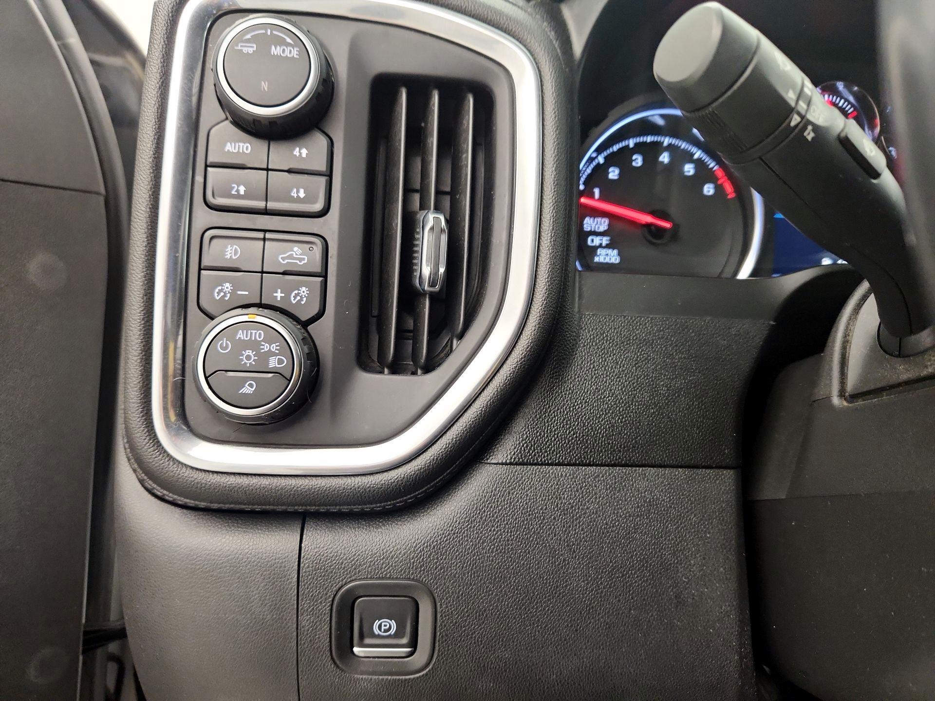 Thumbnail: 2021 Chevrolet Silverado 1500 - 13