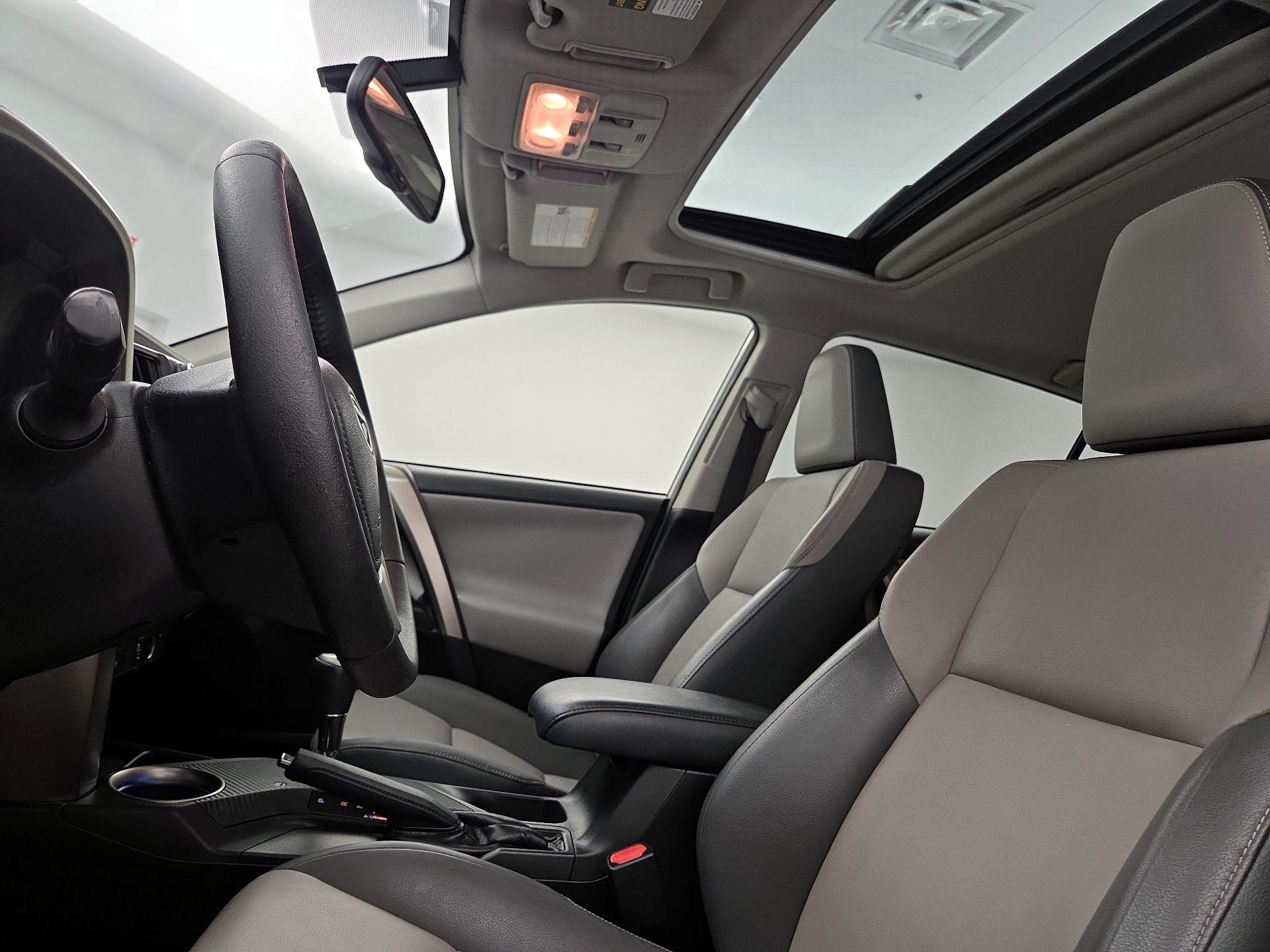 Thumbnail: 2015 Toyota RAV4 - 19