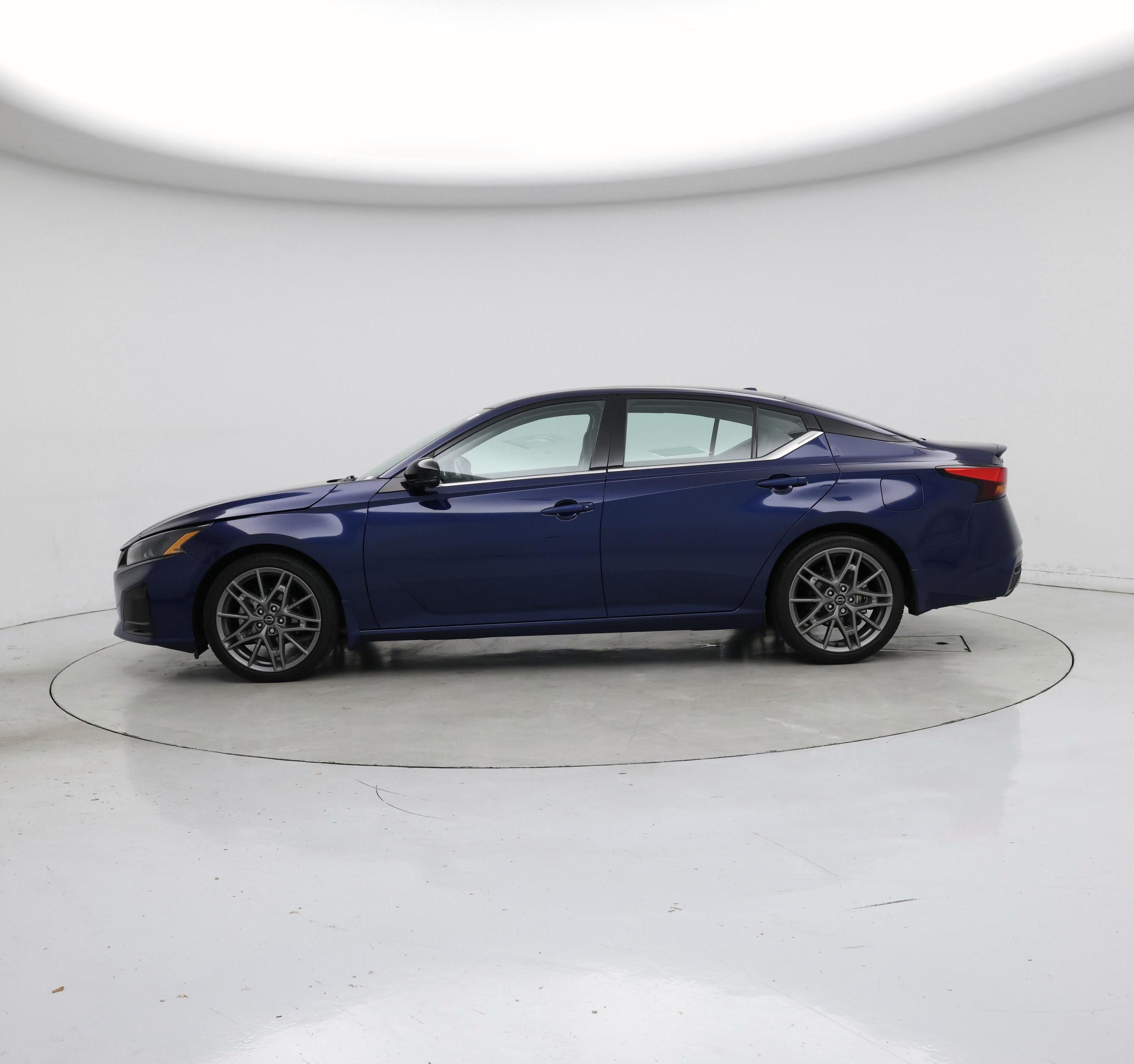 Thumbnail: 2023 Nissan Altima - 3