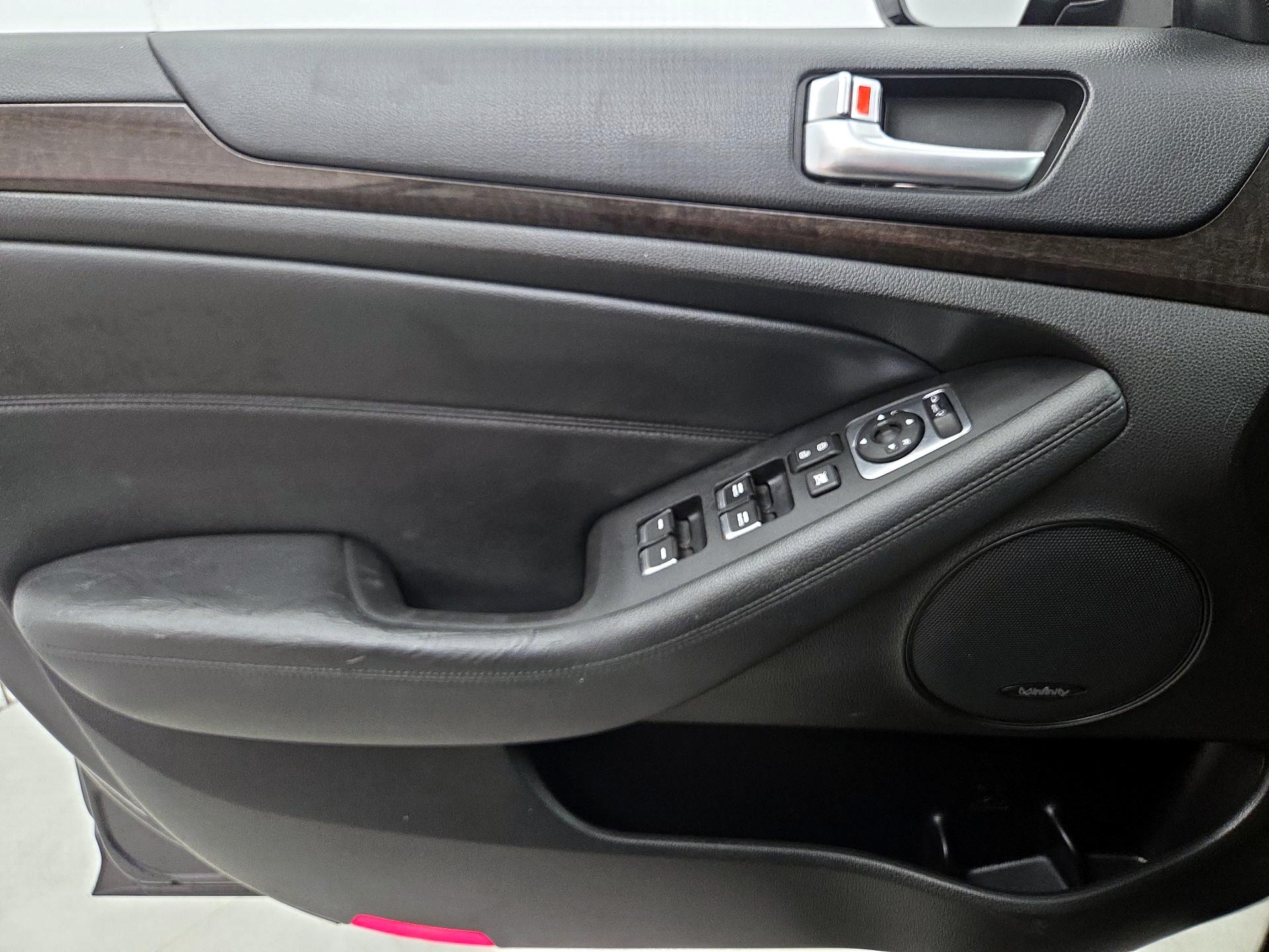 Thumbnail: 2016 Kia Cadenza - 12