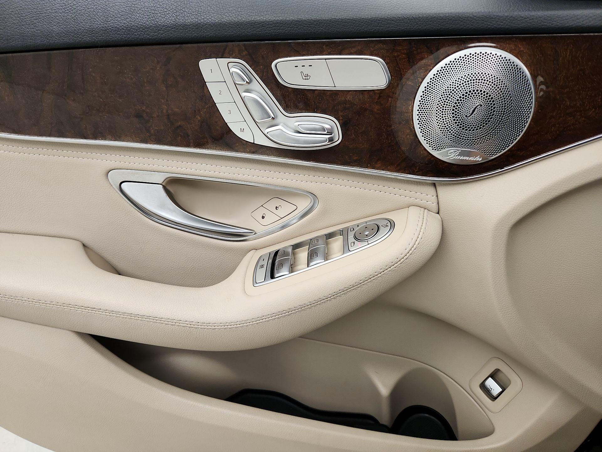 Thumbnail: 2016 Mercedes-Benz C-Class - 12