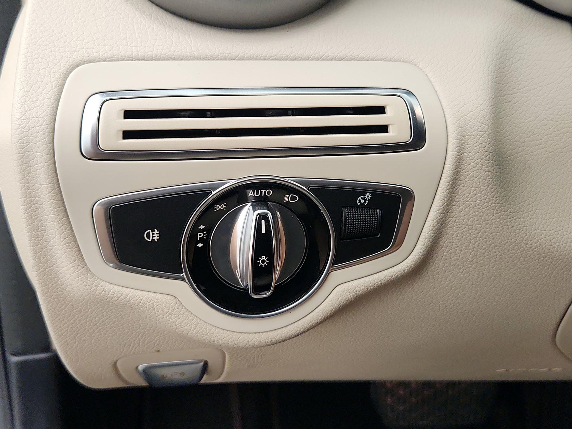 Thumbnail: 2016 Mercedes-Benz C-Class - 13