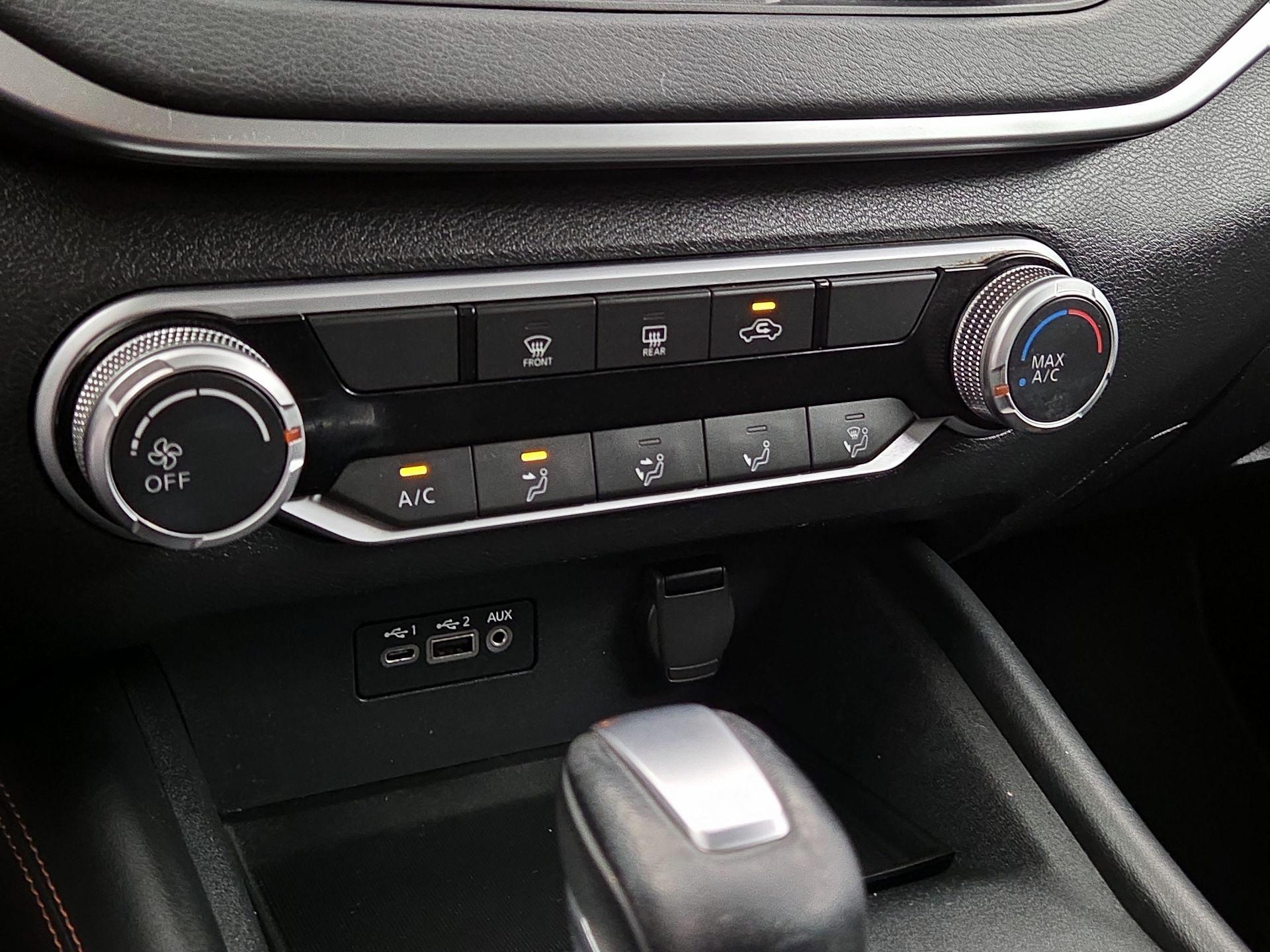 Thumbnail: 2019 Nissan Altima - 16