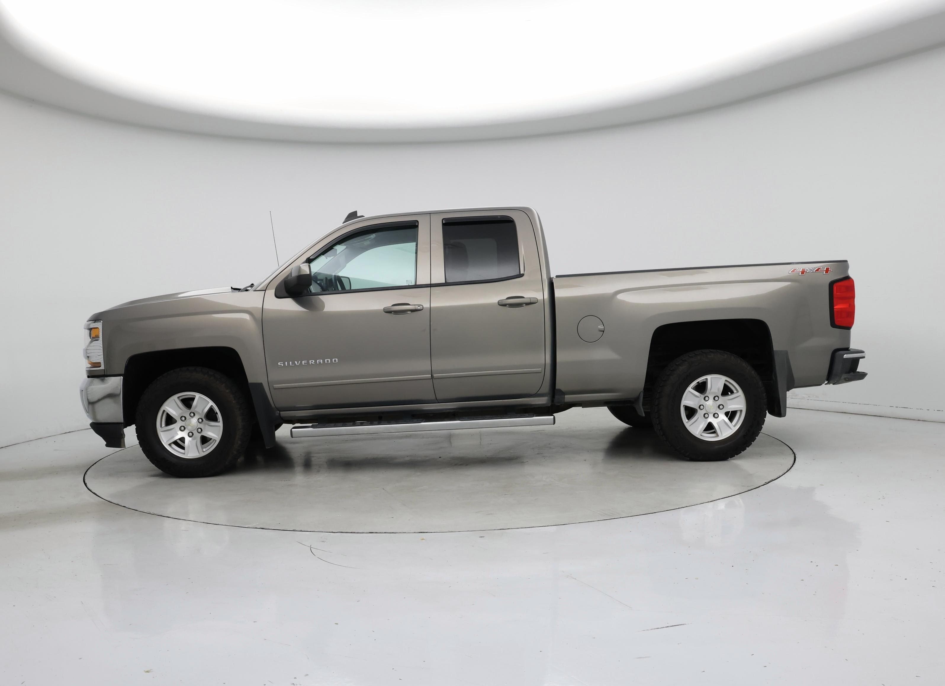 Thumbnail: 2017 Chevrolet Silverado 1500 - 3