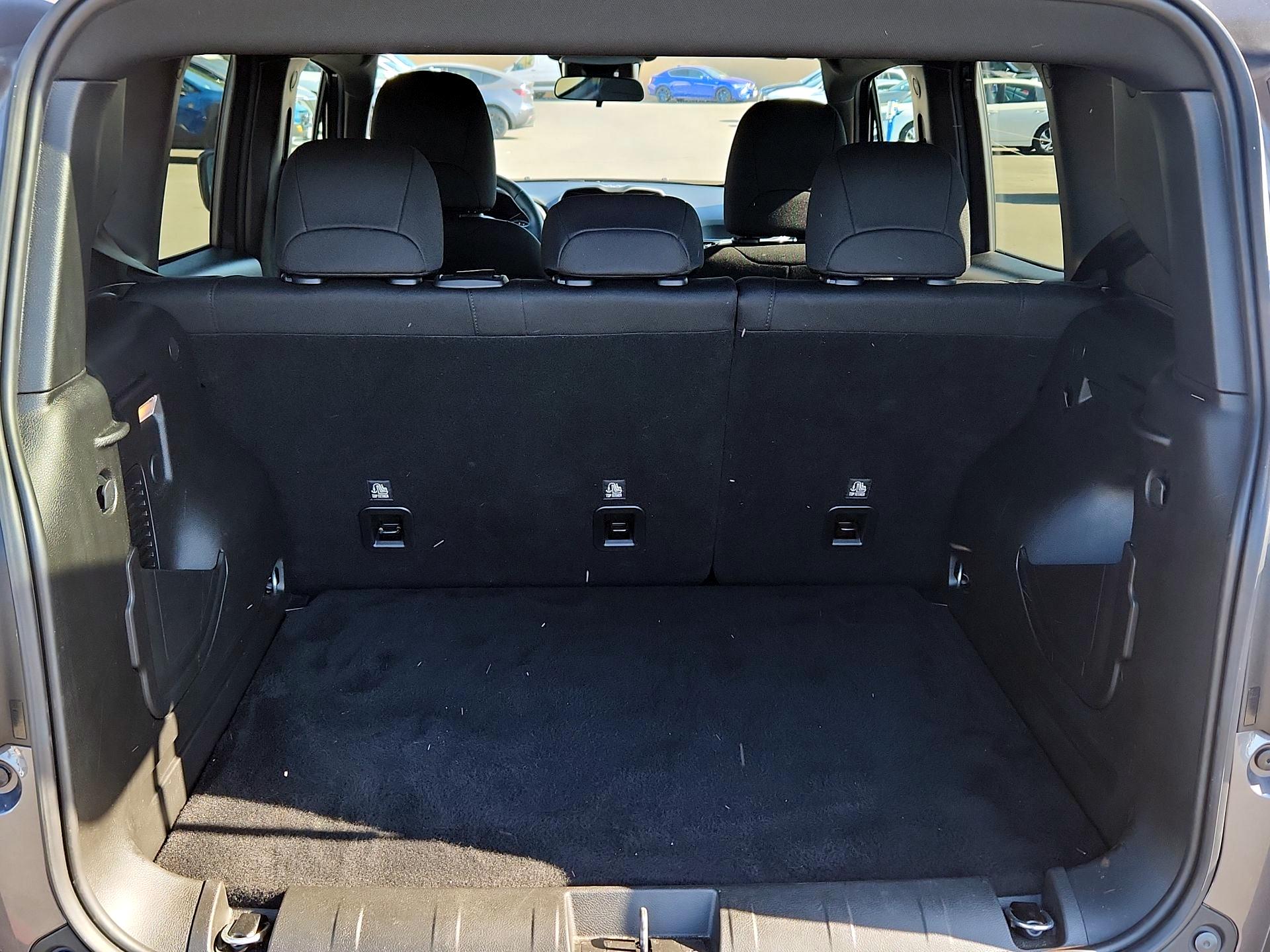 Thumbnail: 2021 Jeep Renegade - 19