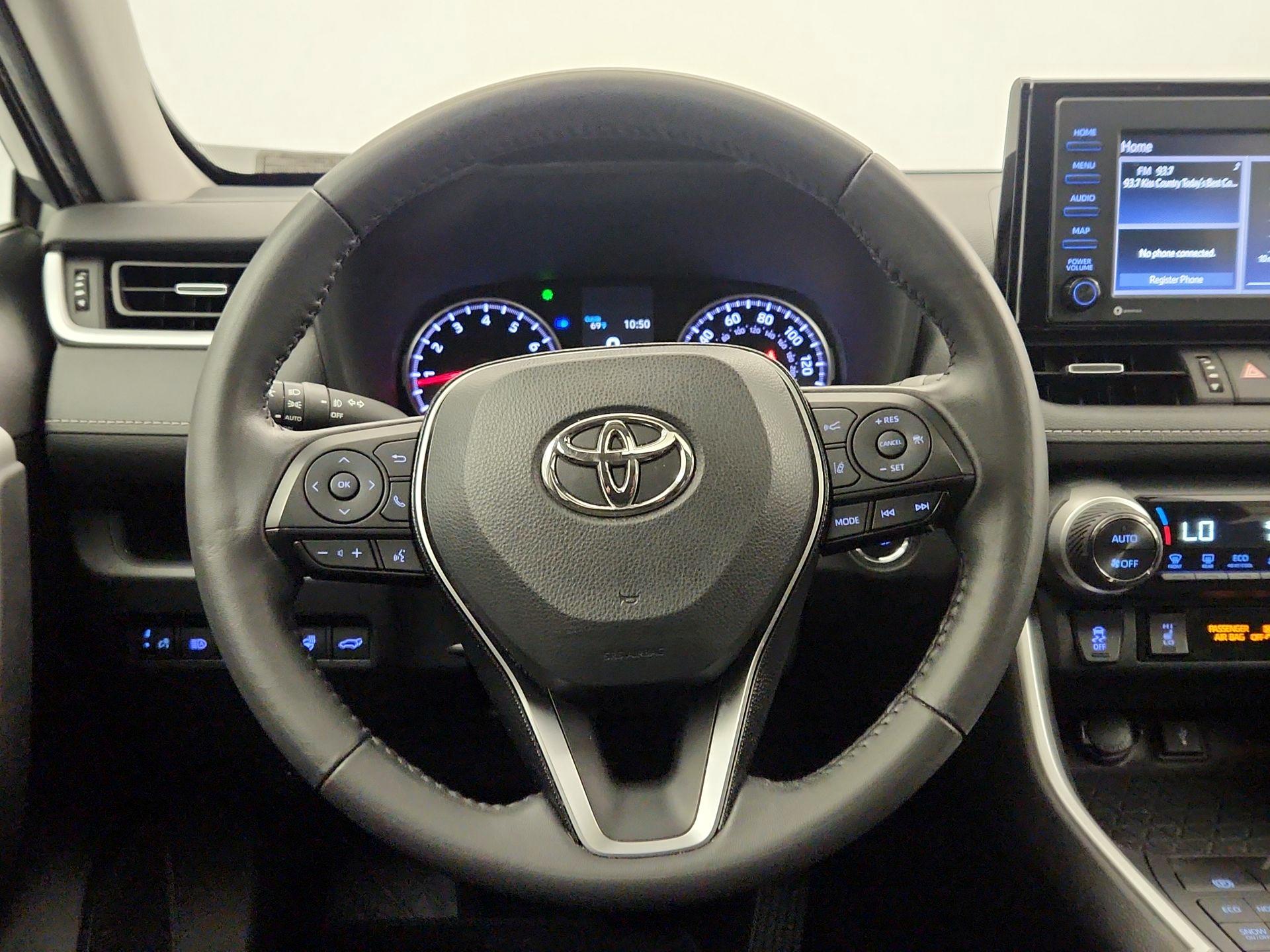 Thumbnail: 2021 Toyota RAV4 - 10