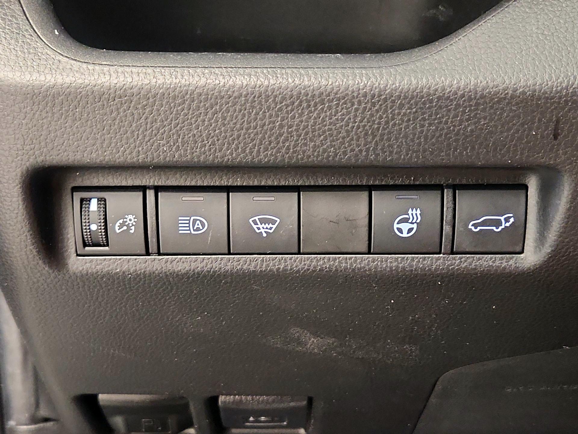 Thumbnail: 2021 Toyota RAV4 - 13