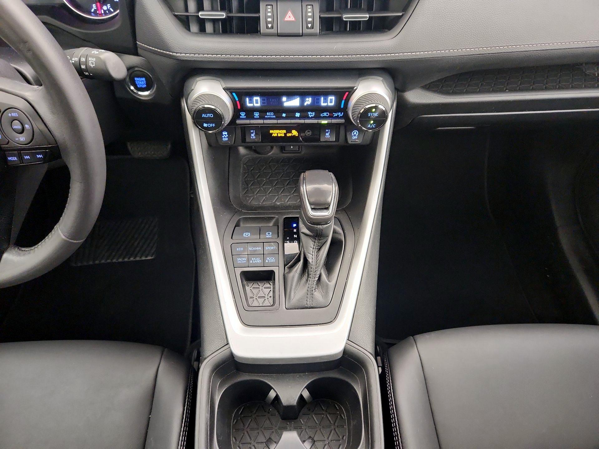 Thumbnail: 2021 Toyota RAV4 - 17