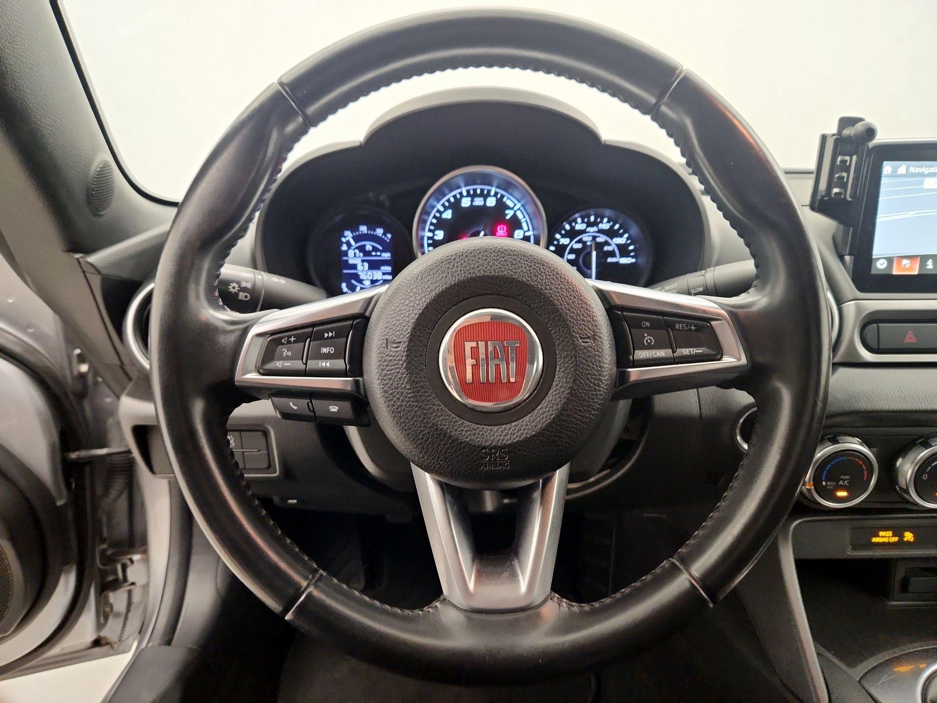 Thumbnail: 2017 Fiat 124 Spider - 10