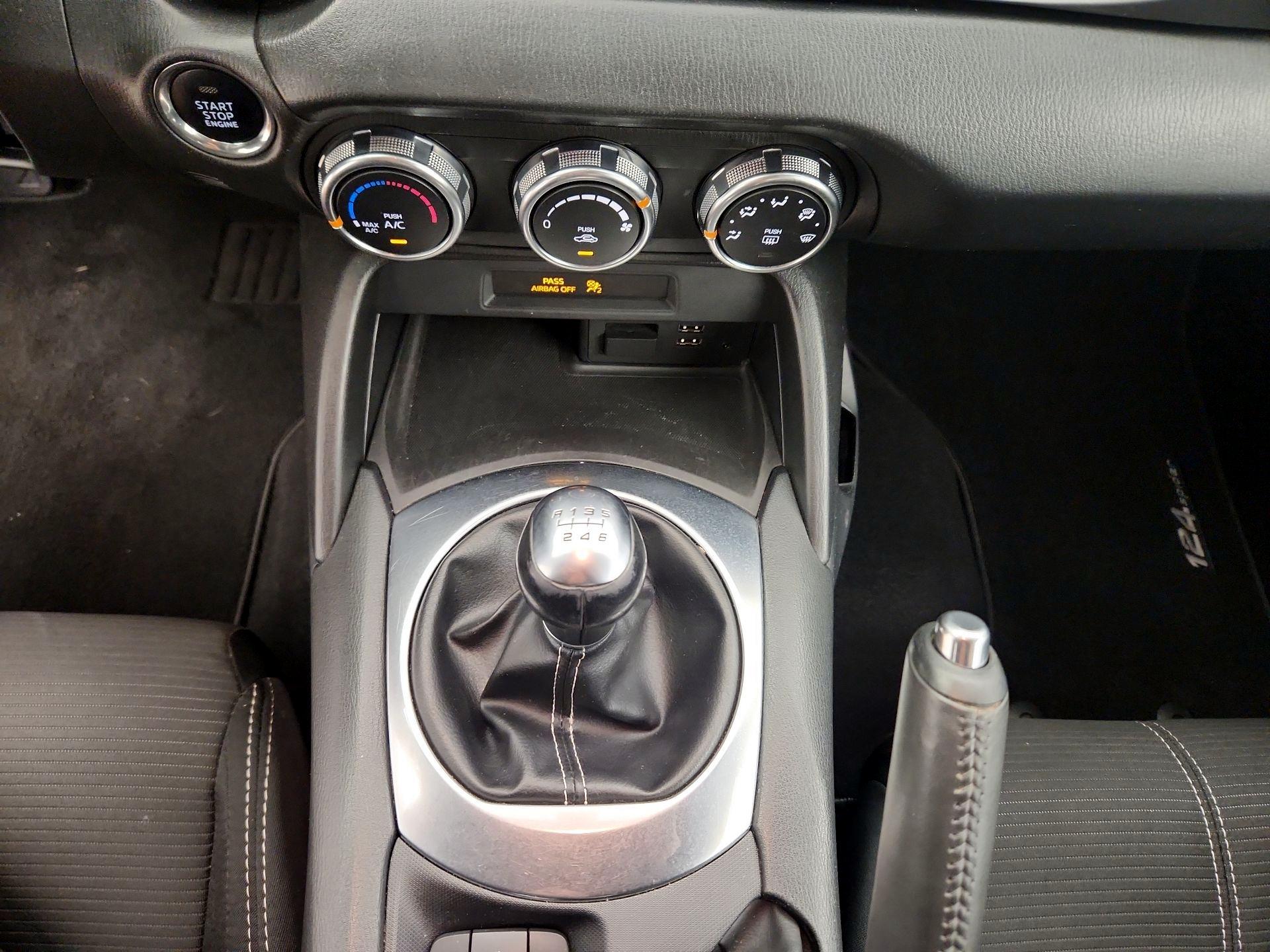 Thumbnail: 2017 Fiat 124 Spider - 18