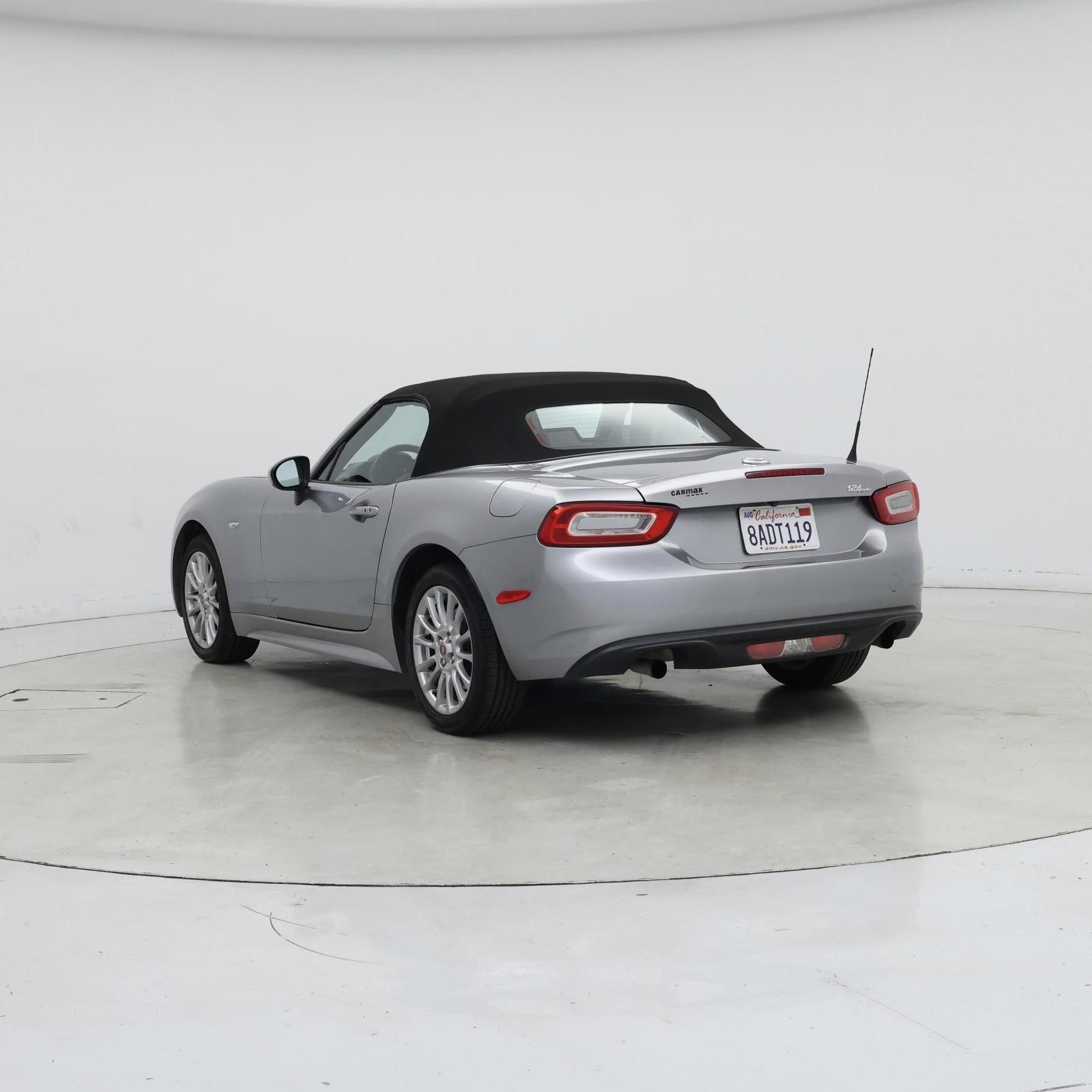 Thumbnail: 2017 Fiat 124 Spider - 2