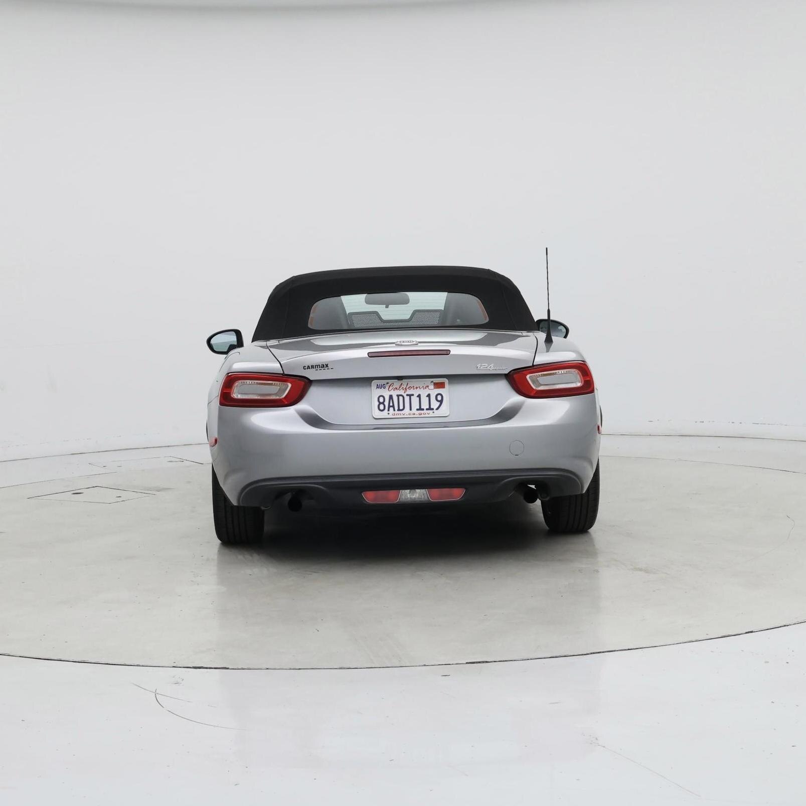 Thumbnail: 2017 Fiat 124 Spider - 6
