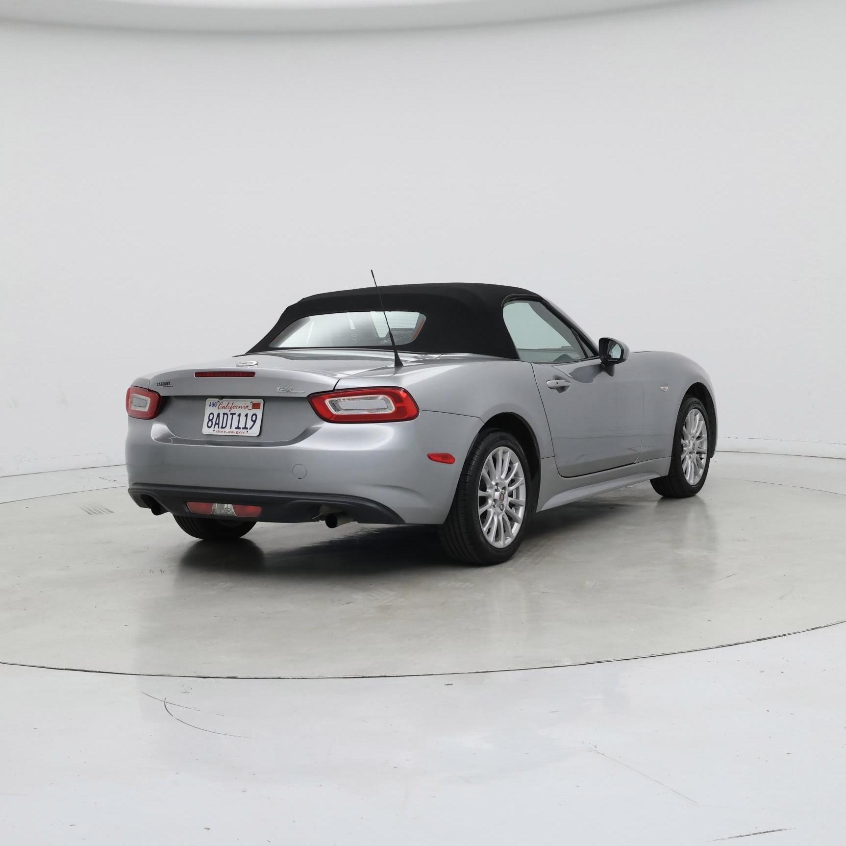 Thumbnail: 2017 Fiat 124 Spider - 8