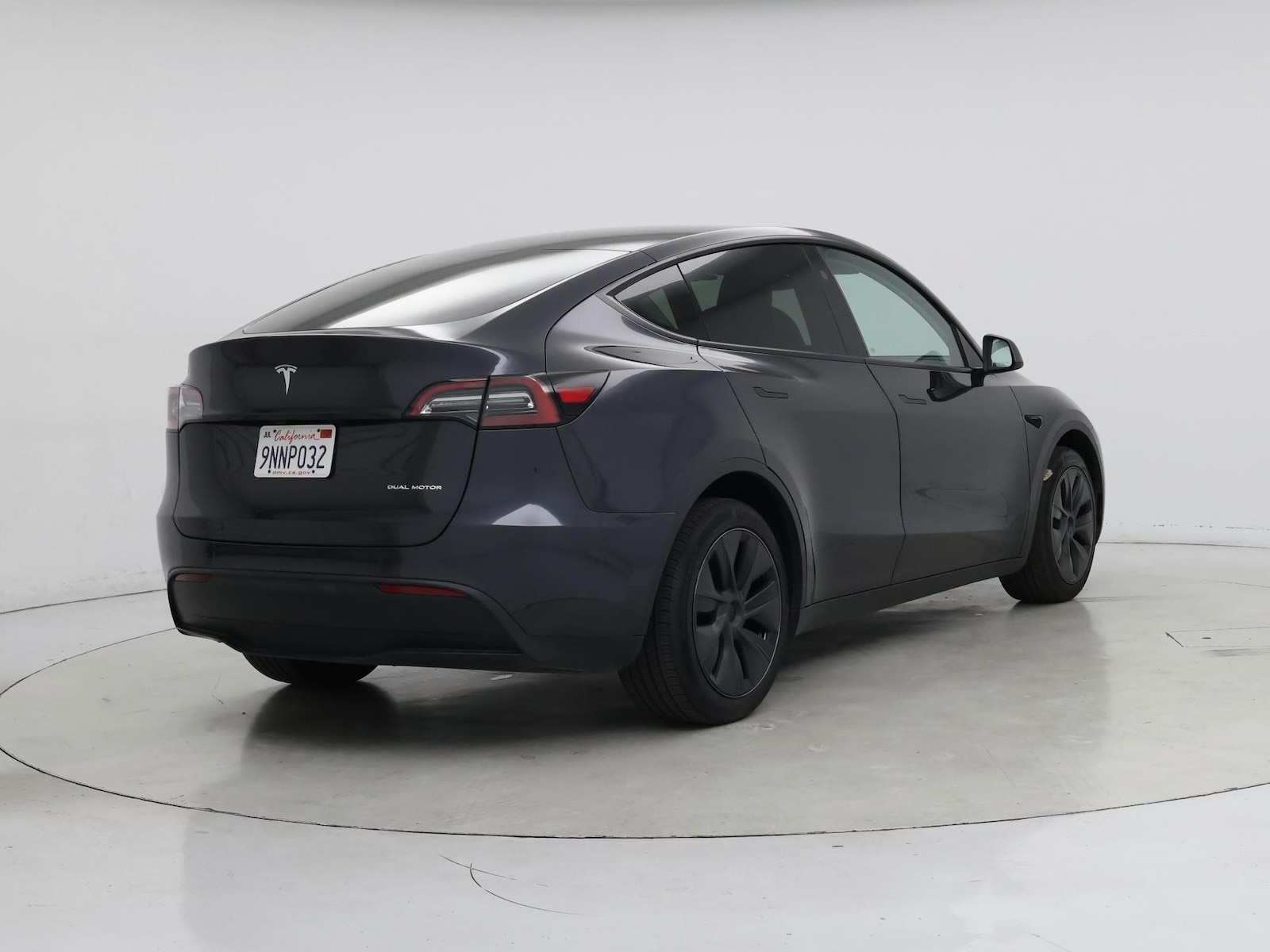 2024 Tesla Model Y Long Range - Photo 9