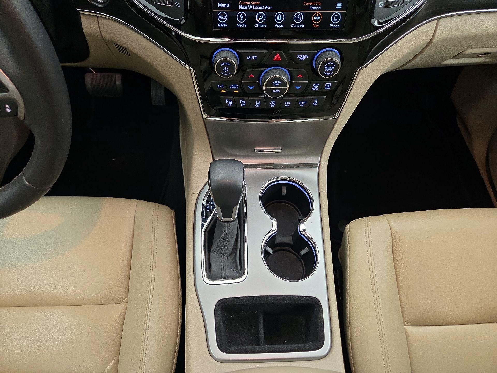 Thumbnail: 2019 Jeep Grand Cherokee - 18