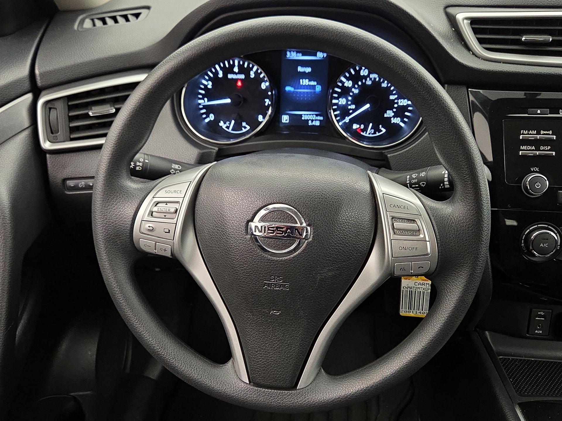 Thumbnail: 2016 Nissan Rogue - 10