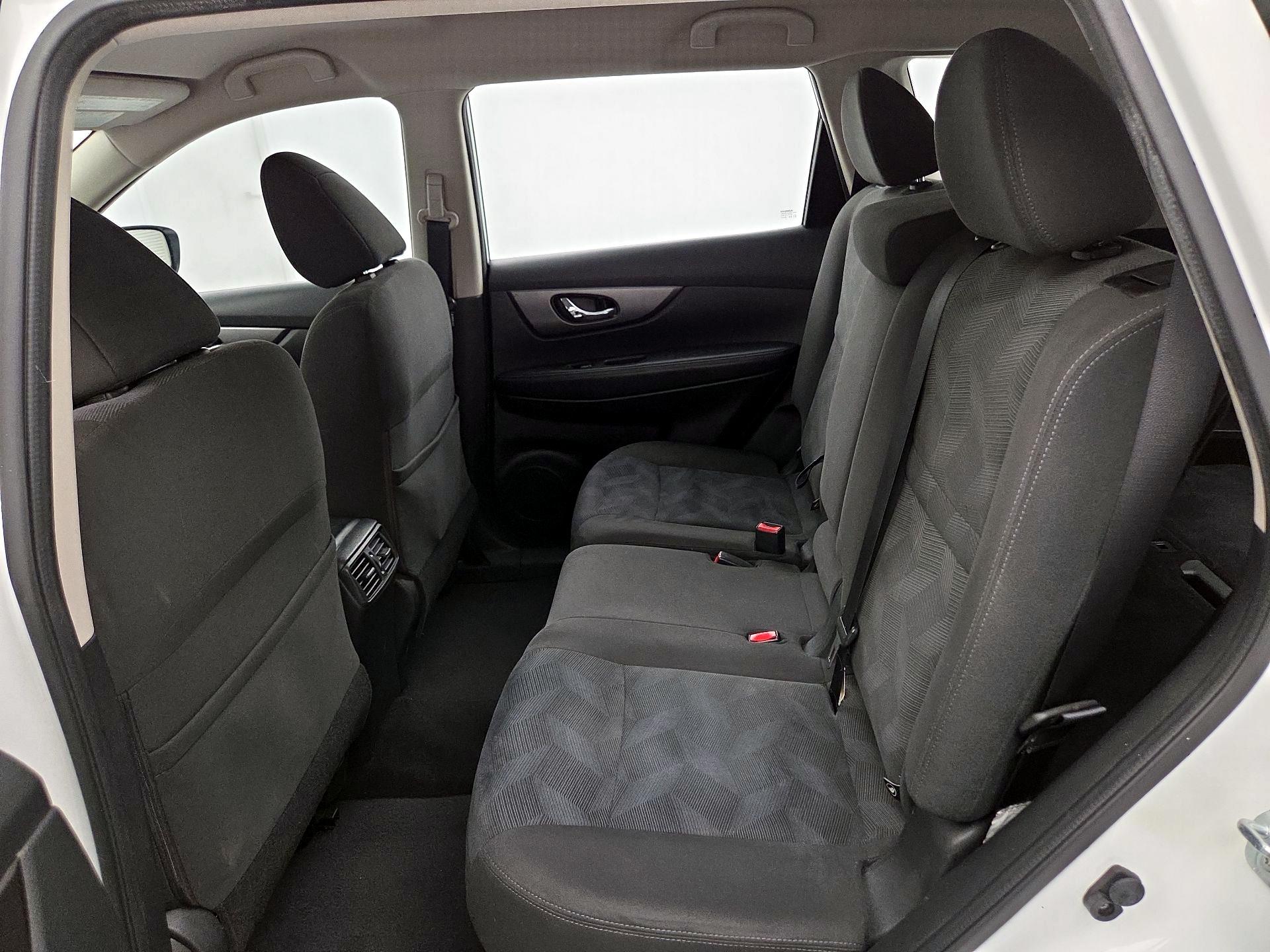 Thumbnail: 2016 Nissan Rogue - 19