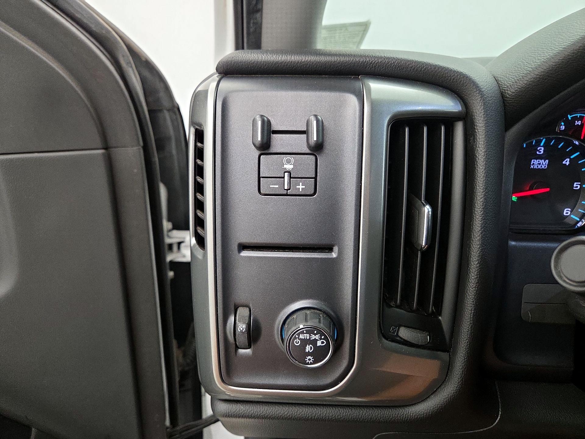 Thumbnail: 2018 Chevrolet Silverado 1500 - 13