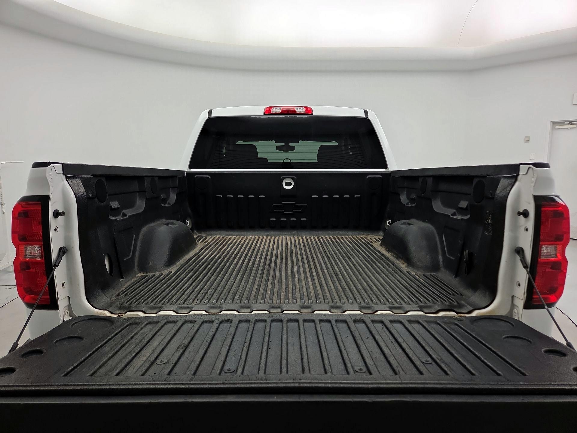 Thumbnail: 2018 Chevrolet Silverado 1500 - 19