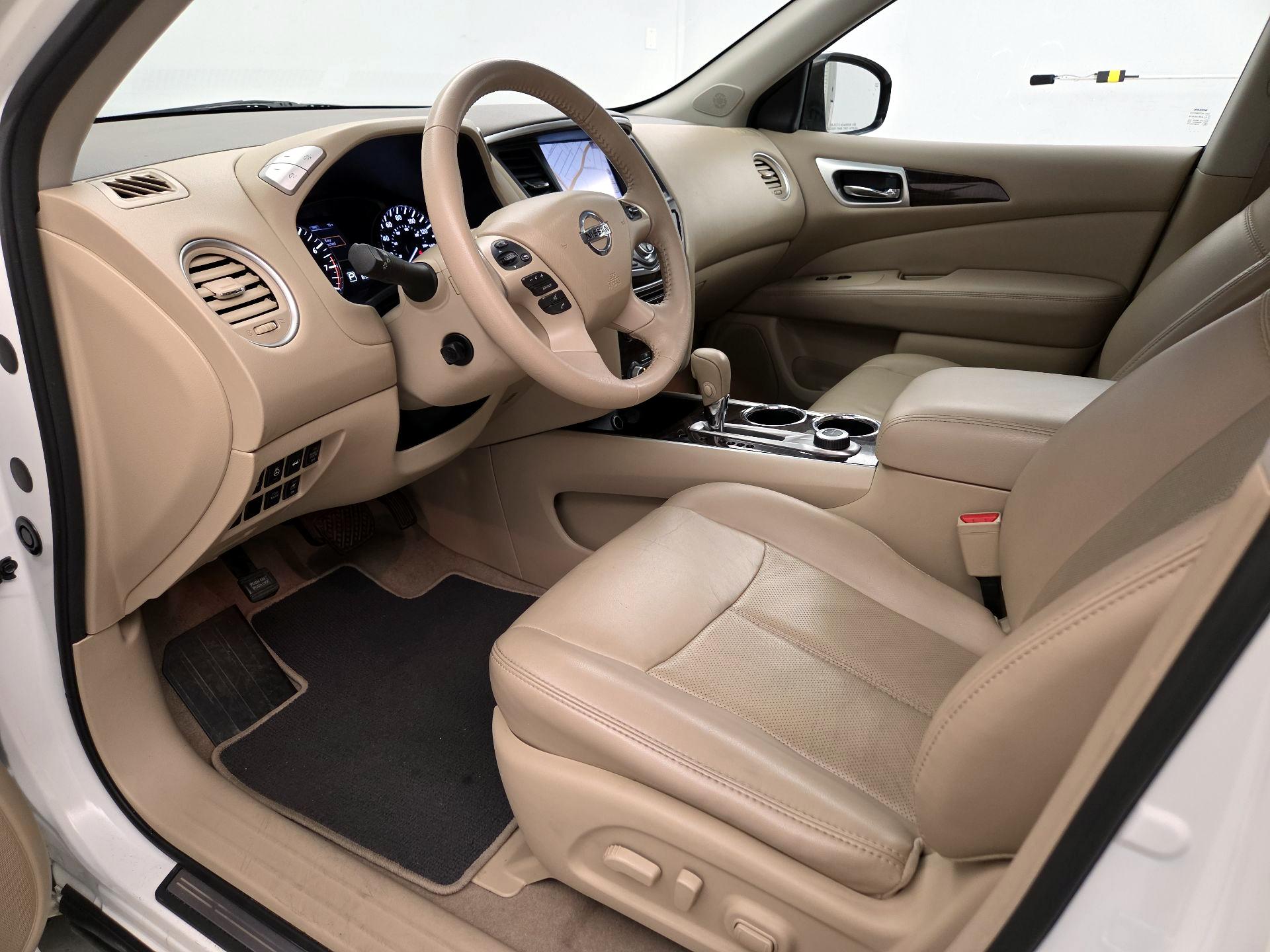 Thumbnail: 2014 Nissan Pathfinder - 11